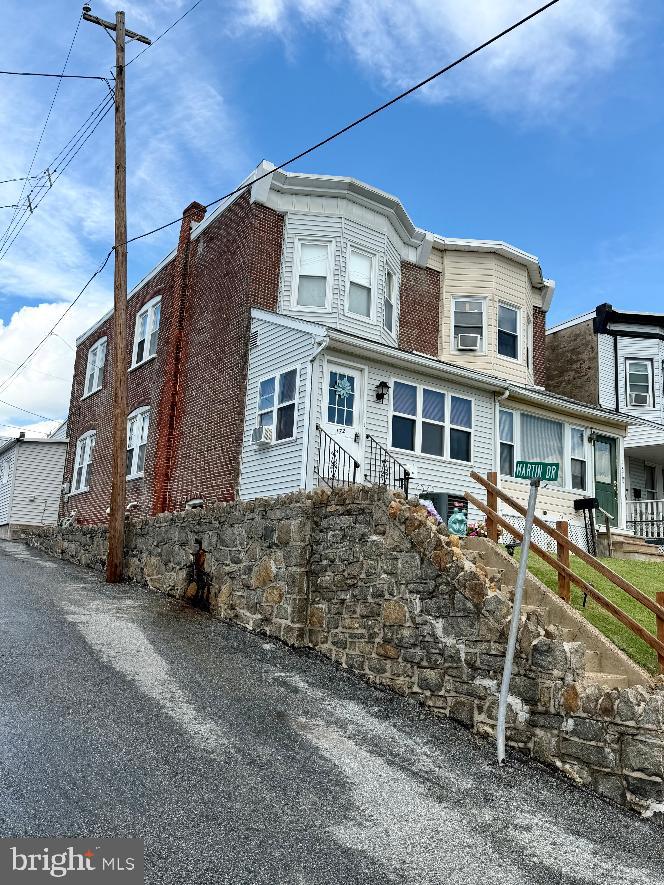 172 W RIDGE