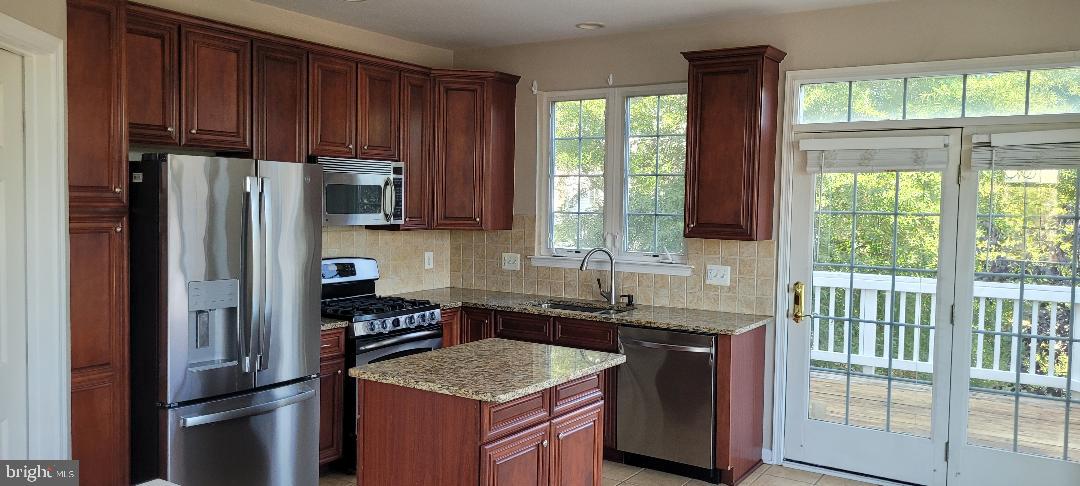 BELMONT LAND BAY - Residential Lease