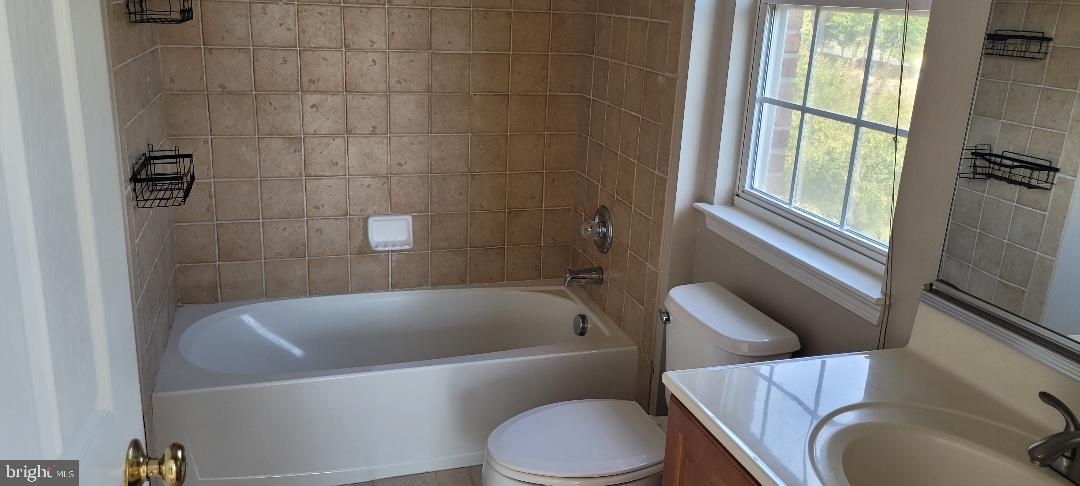 BELMONT LAND BAY - Residential Lease