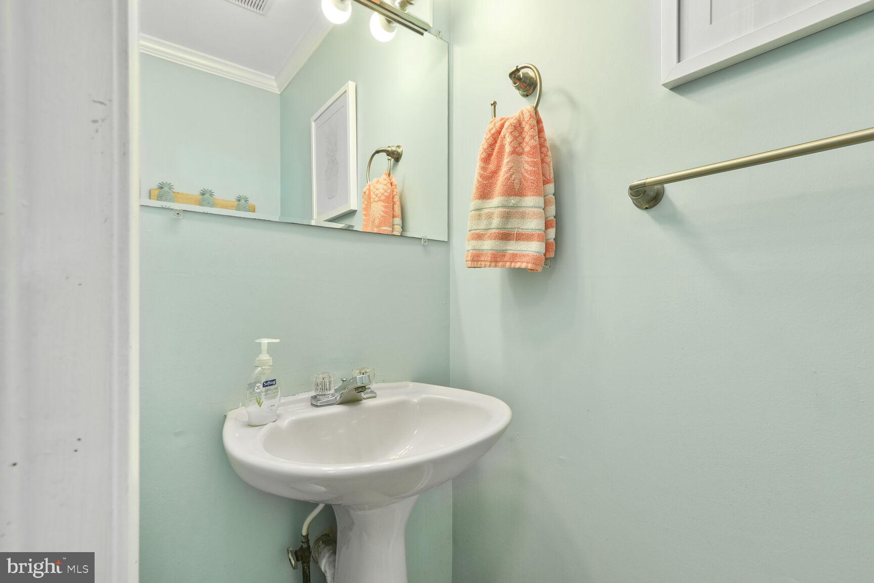 CONSTANT FRIENDSHIP - Residential