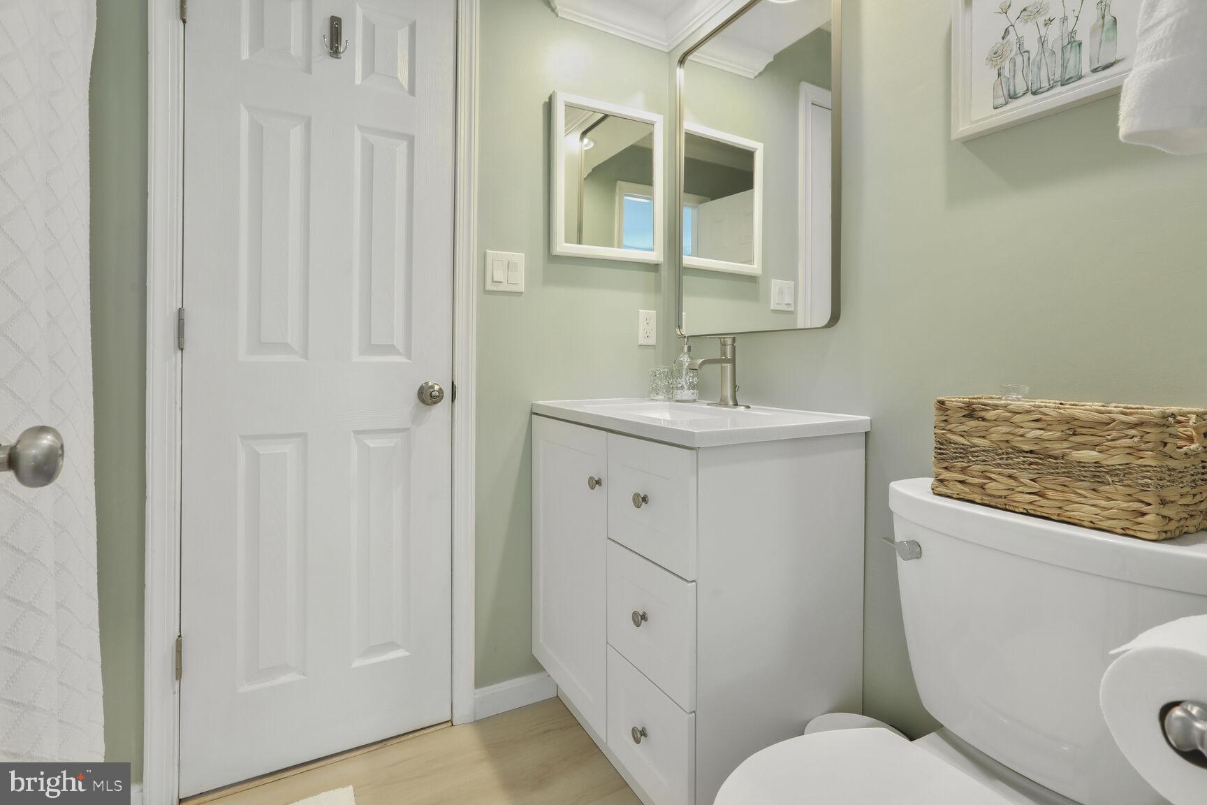 CONSTANT FRIENDSHIP - Residential