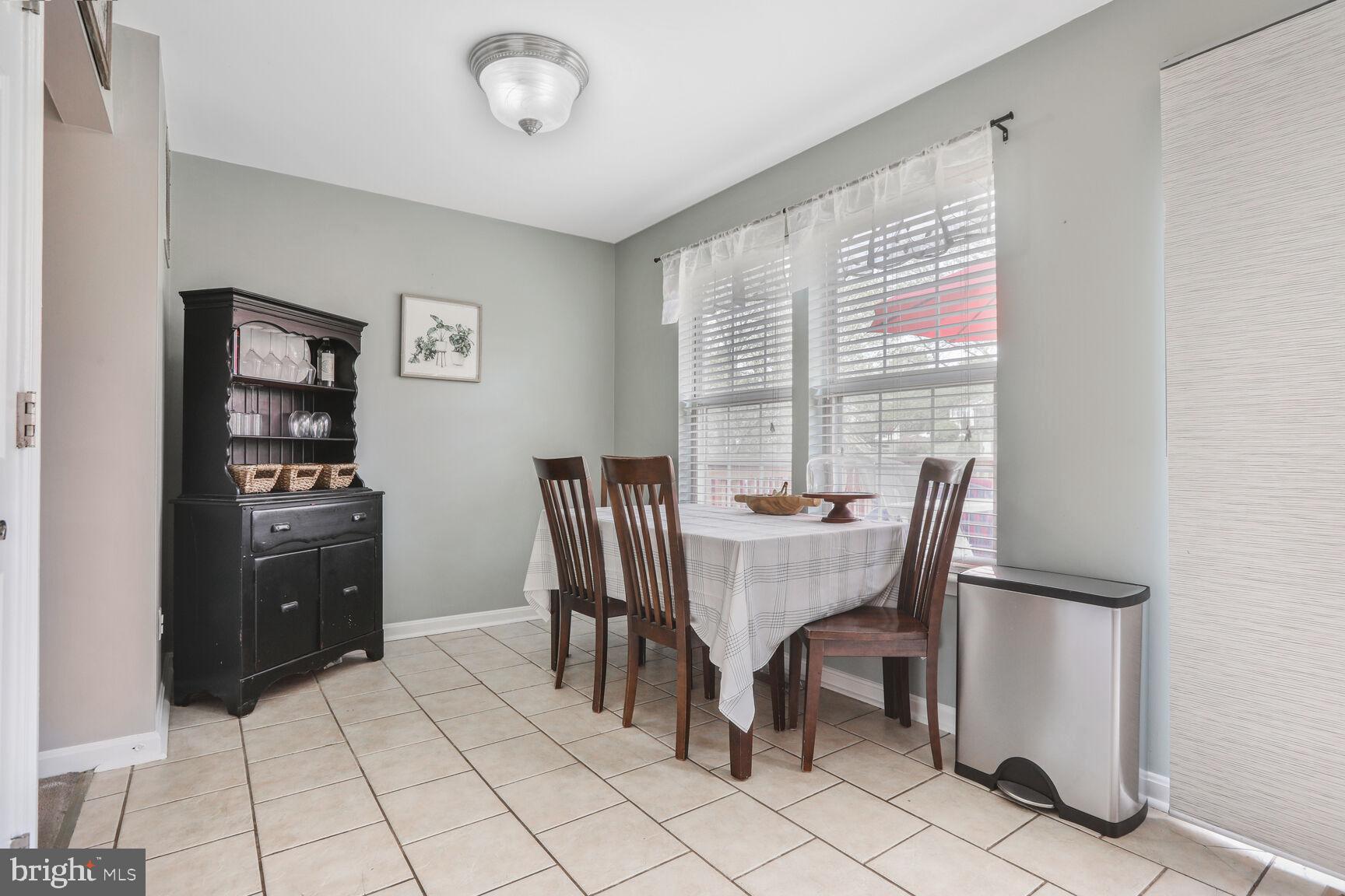 CONSTANT FRIENDSHIP - Residential