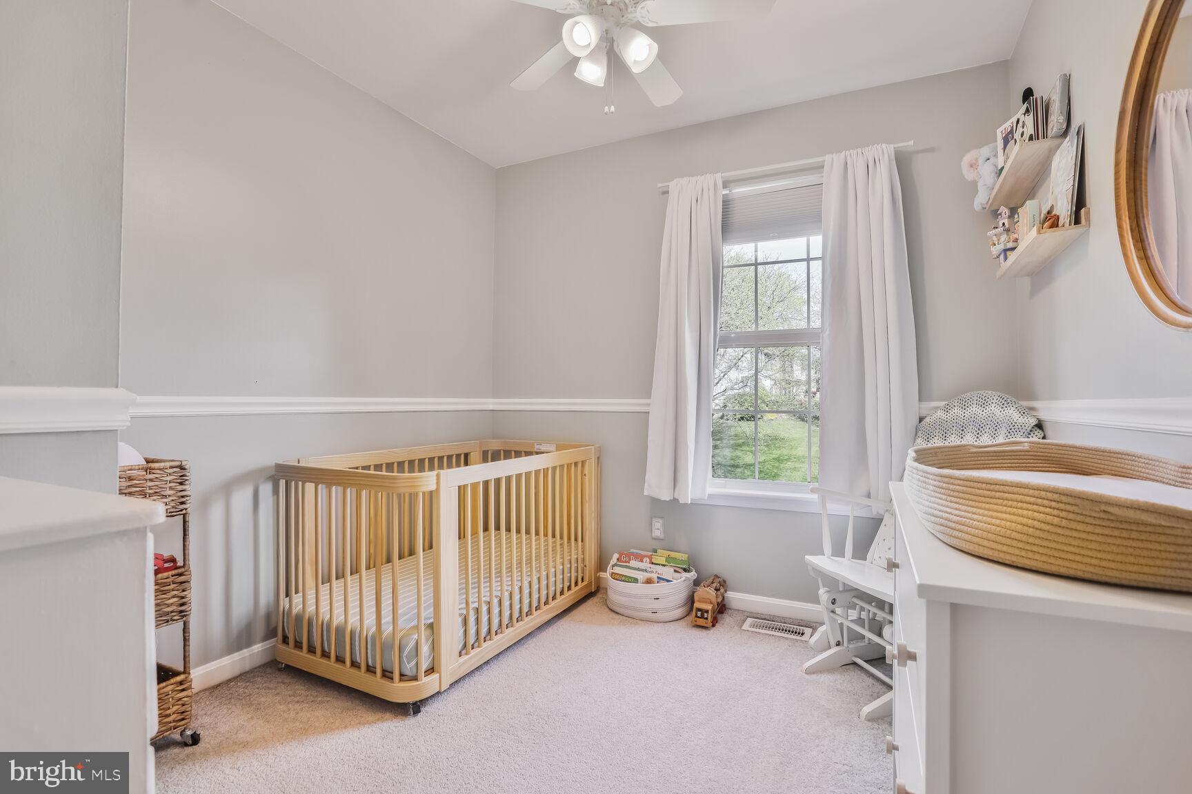 CONSTANT FRIENDSHIP - Residential