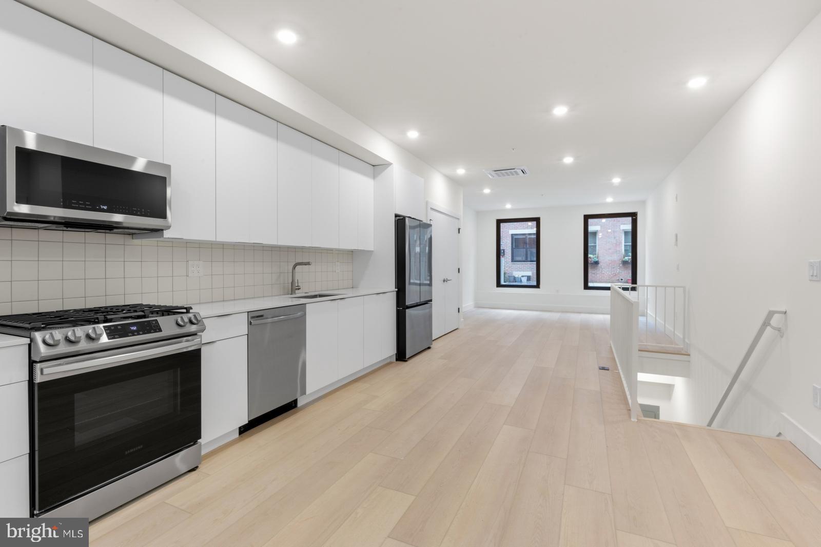 FRANCISVILLE - Residential Lease