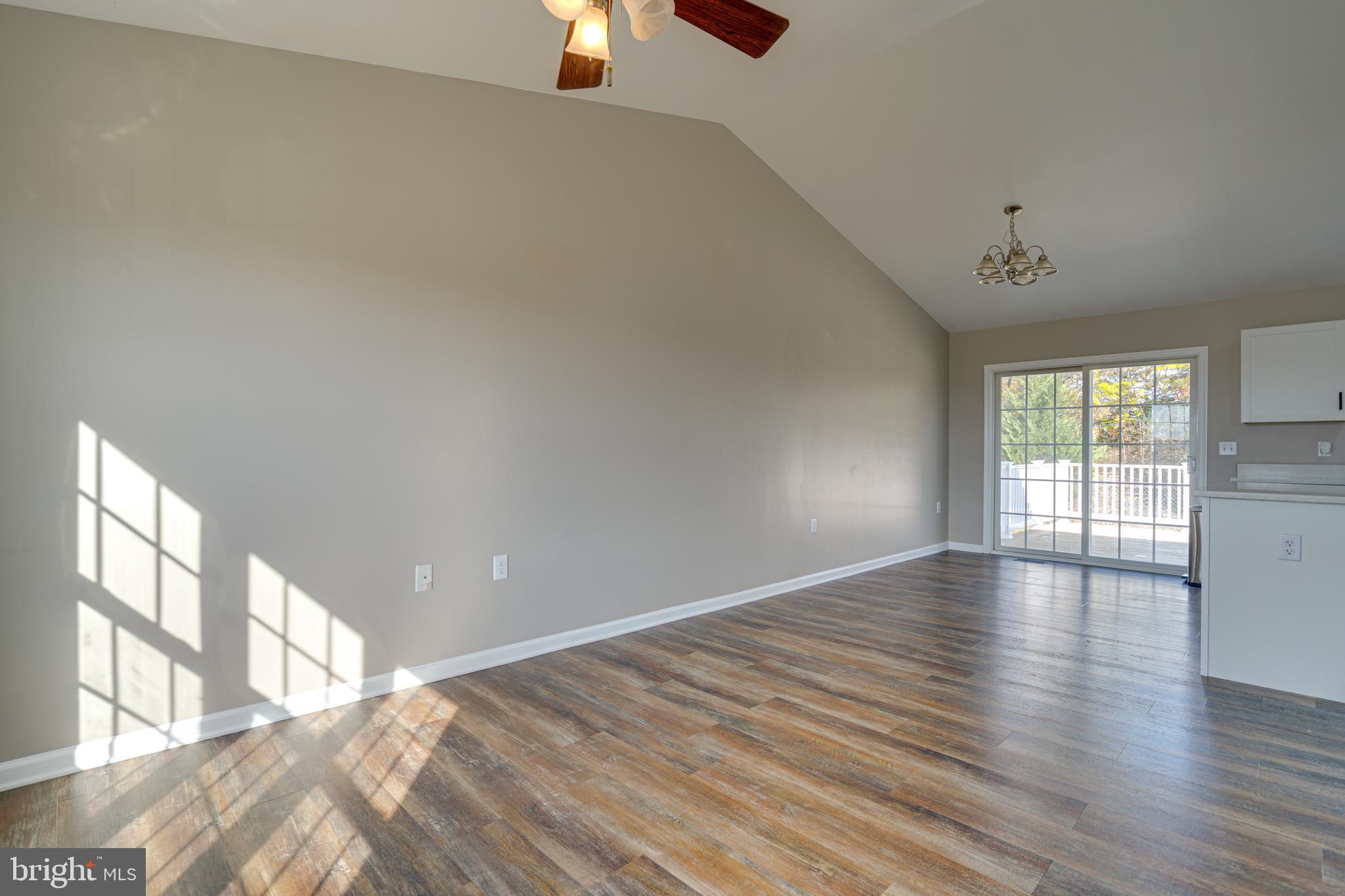 CHESSIE COURT - Residential