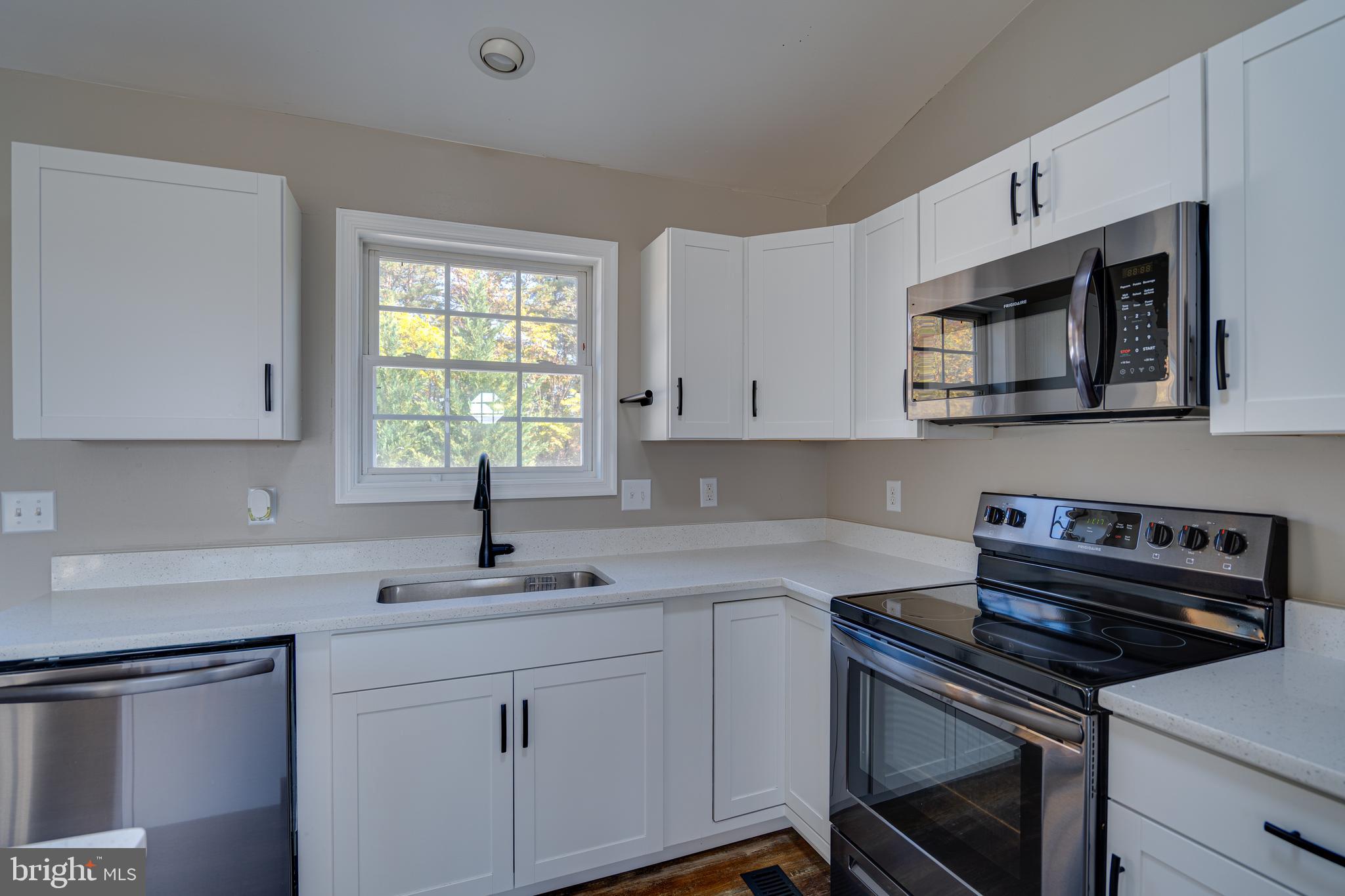 CHESSIE COURT - Residential