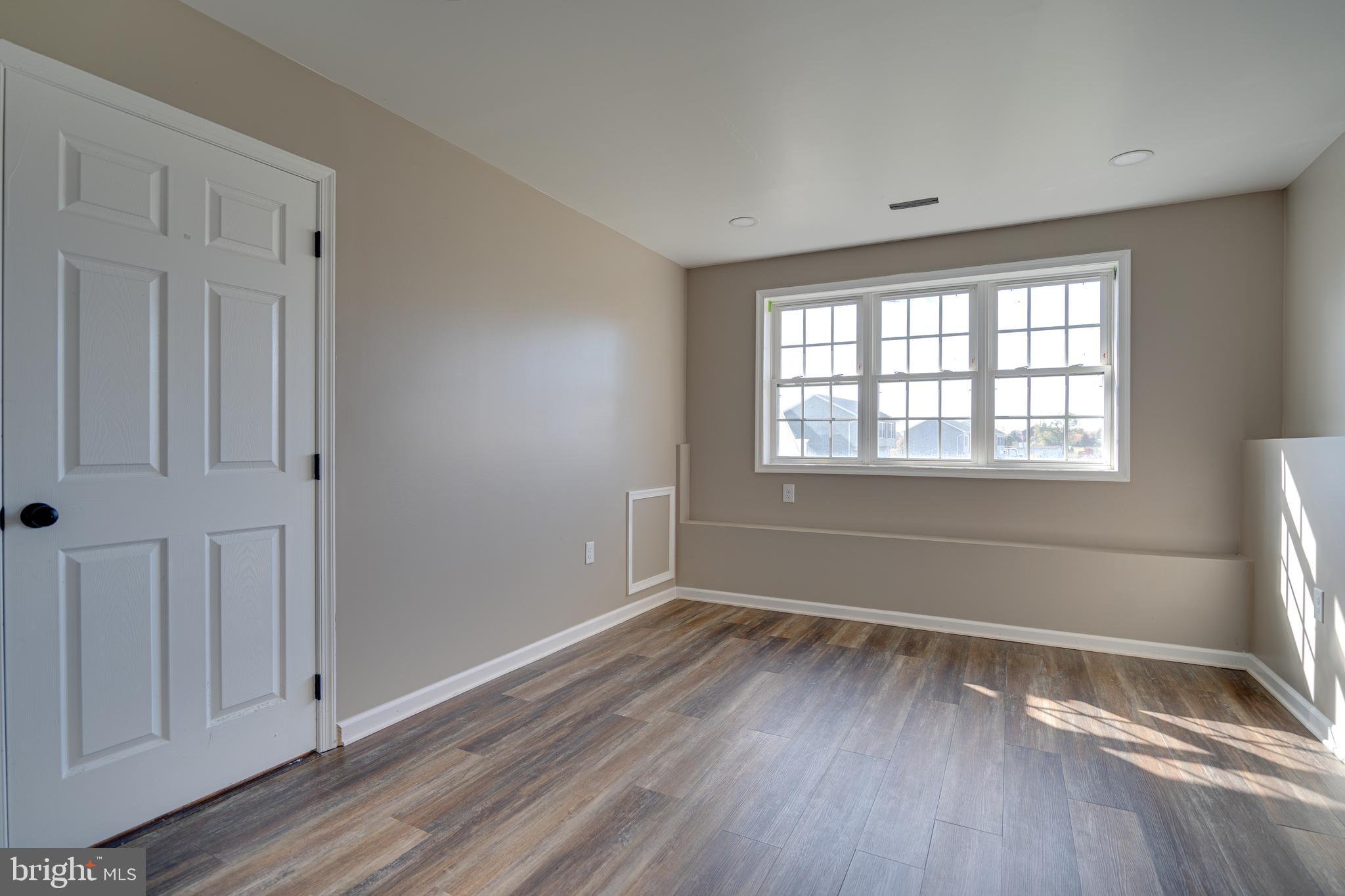 CHESSIE COURT - Residential