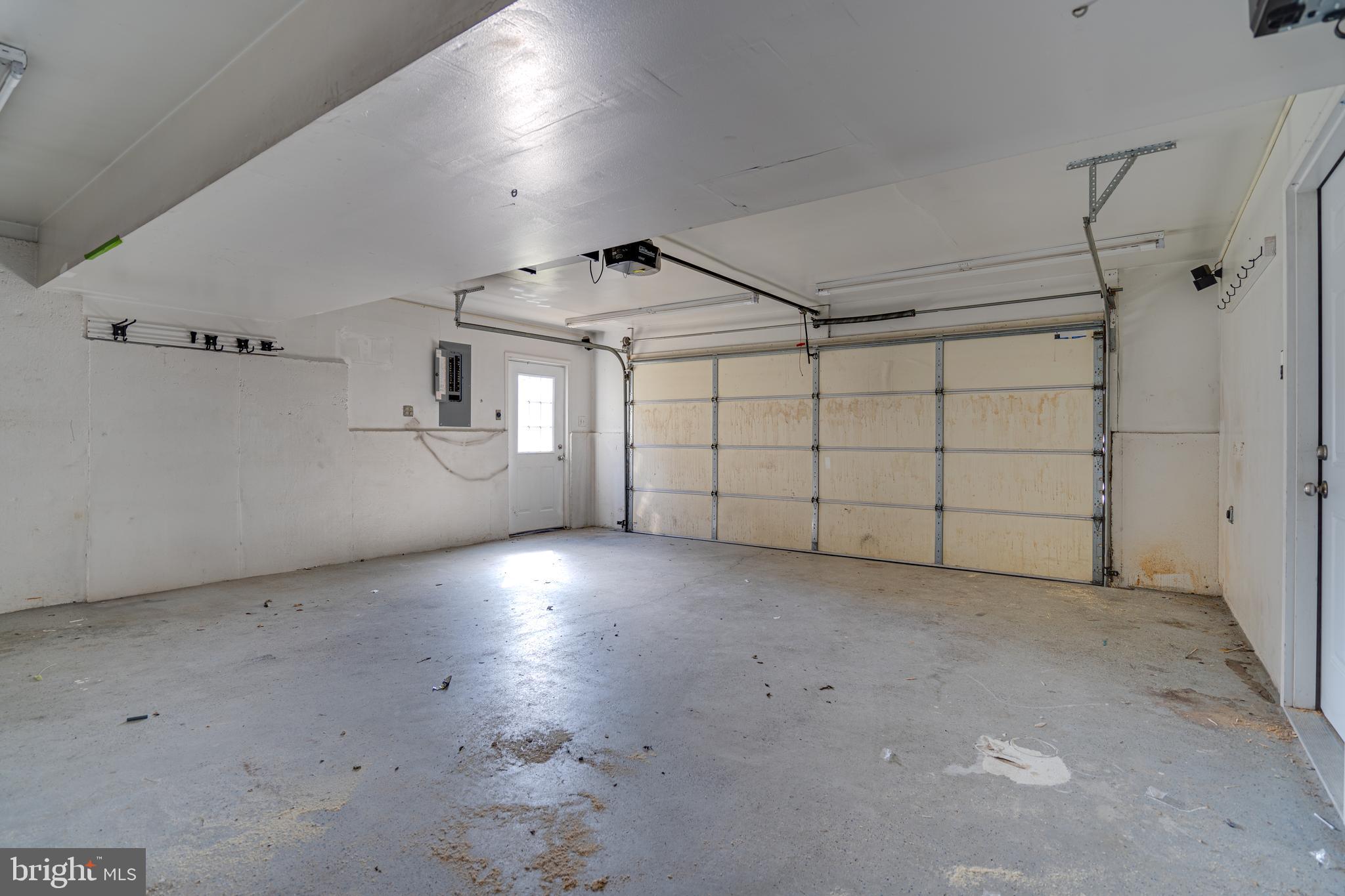 CHESSIE COURT - Residential