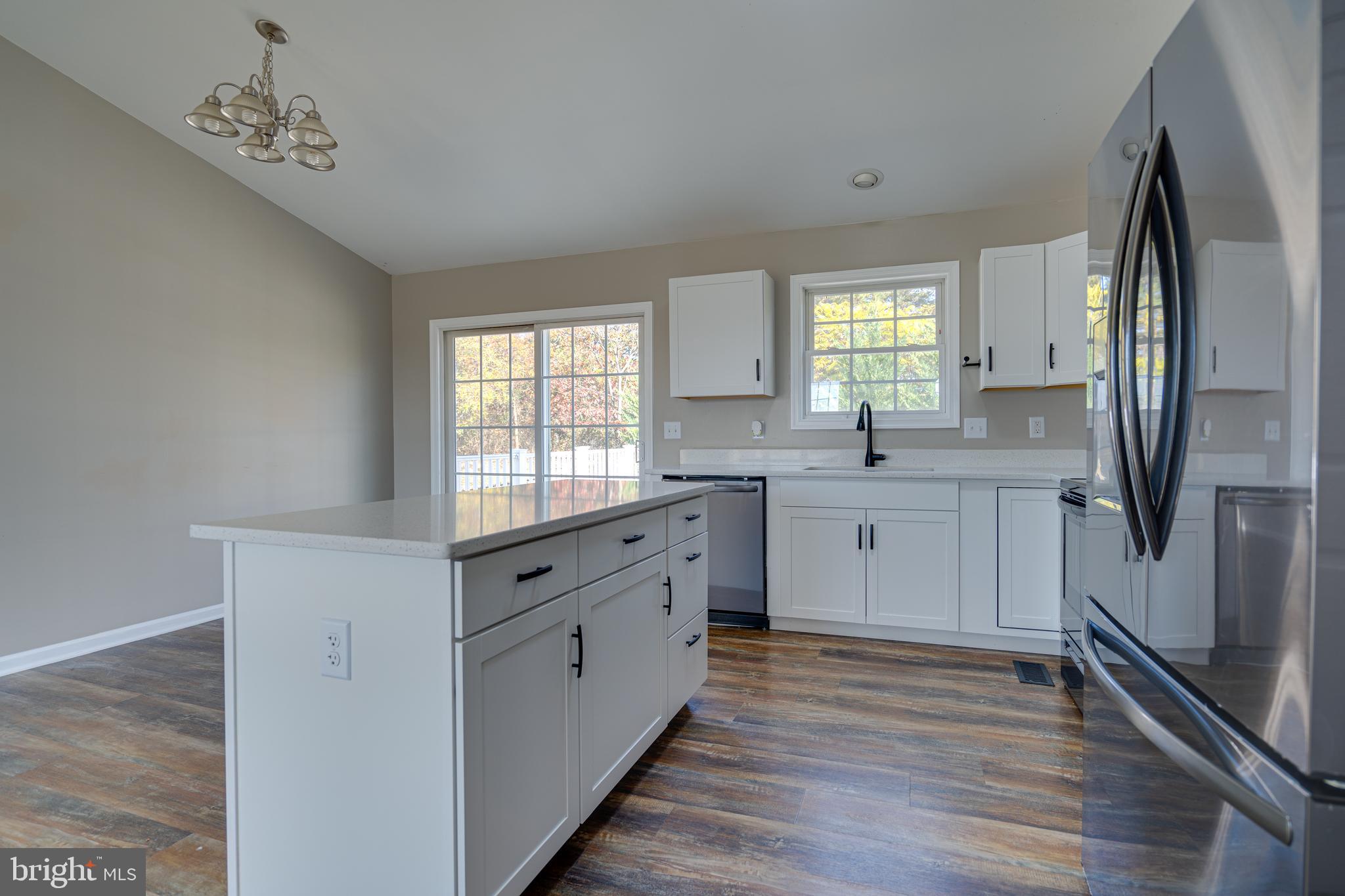 CHESSIE COURT - Residential