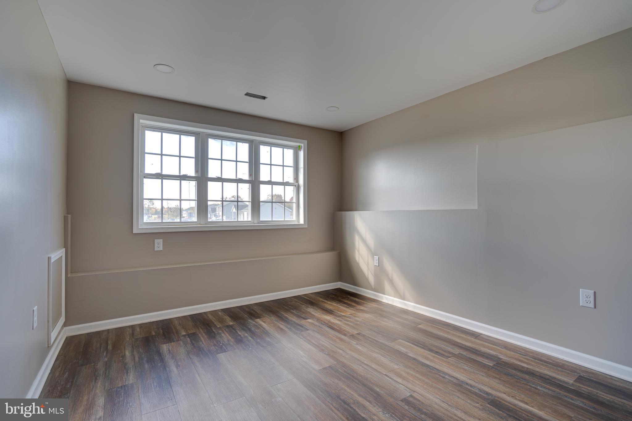 CHESSIE COURT - Residential