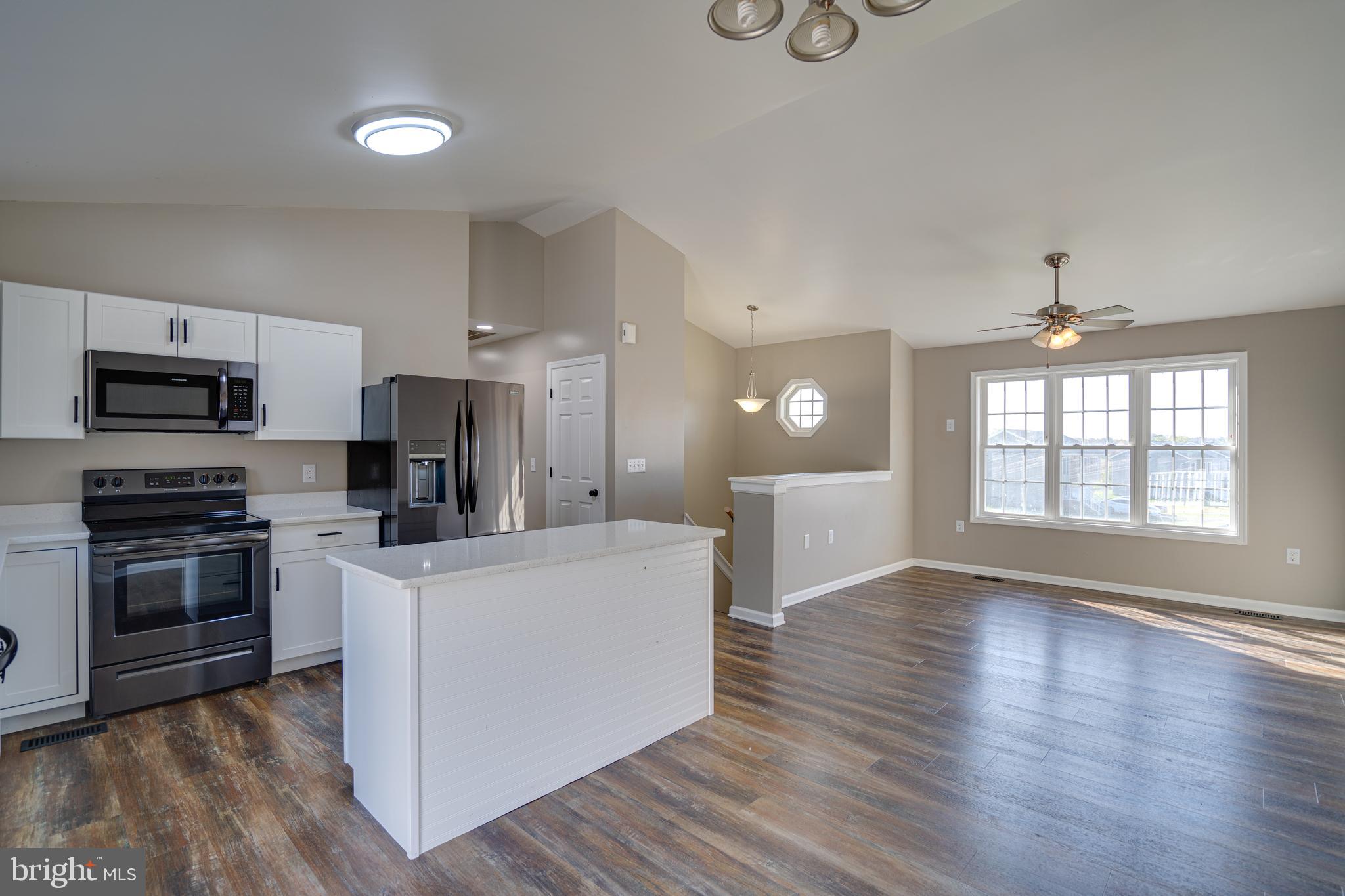 CHESSIE COURT - Residential