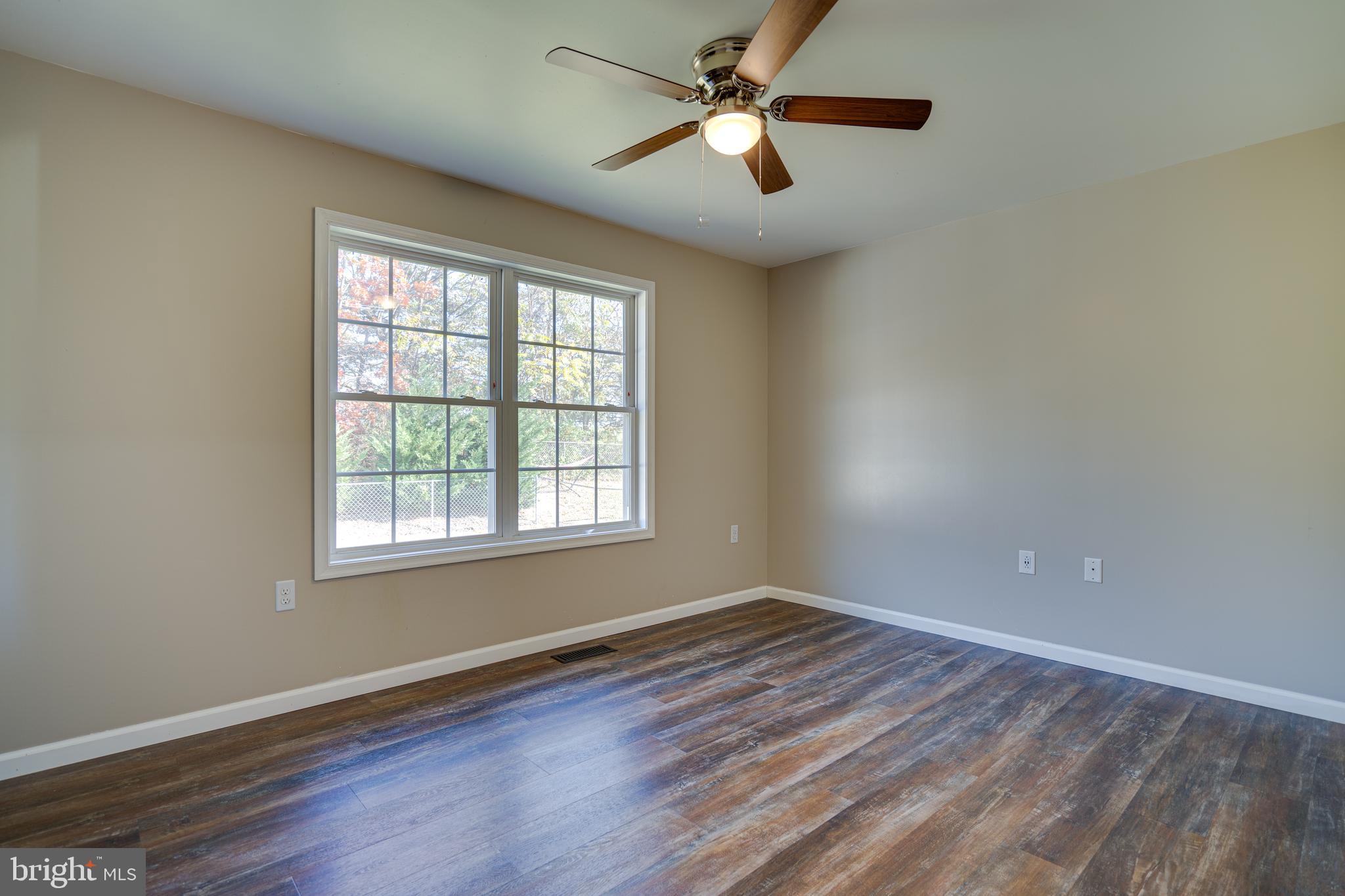 CHESSIE COURT - Residential