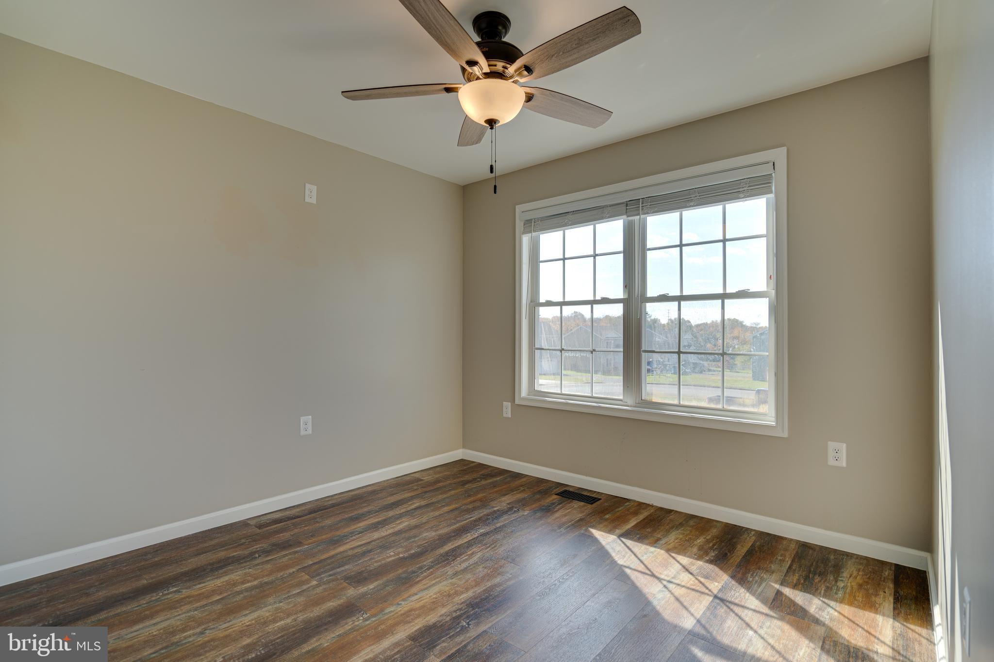 CHESSIE COURT - Residential