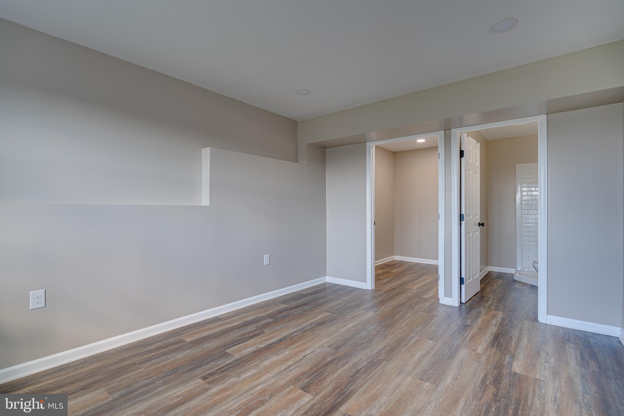 CHESSIE COURT - Residential