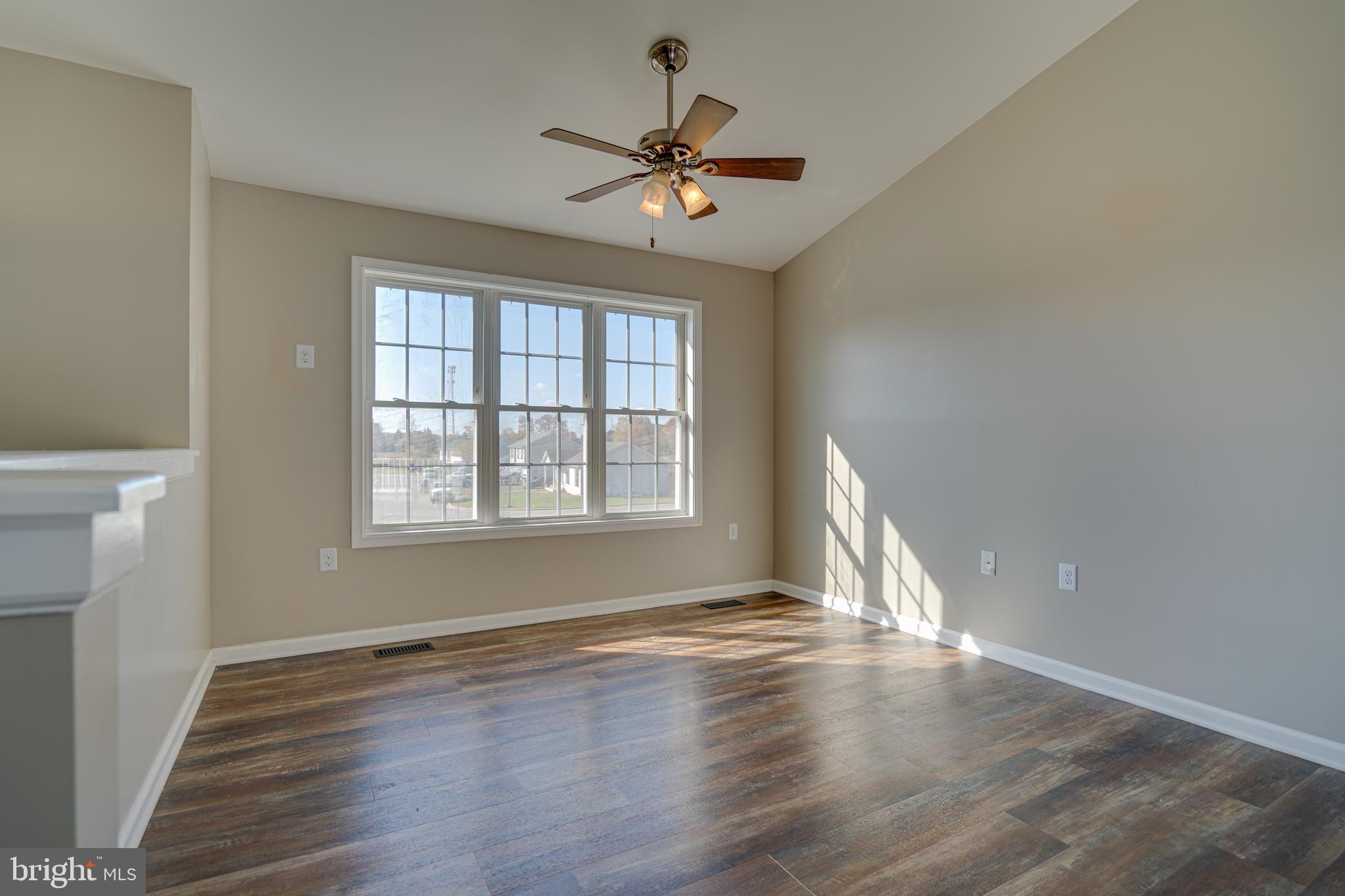 CHESSIE COURT - Residential