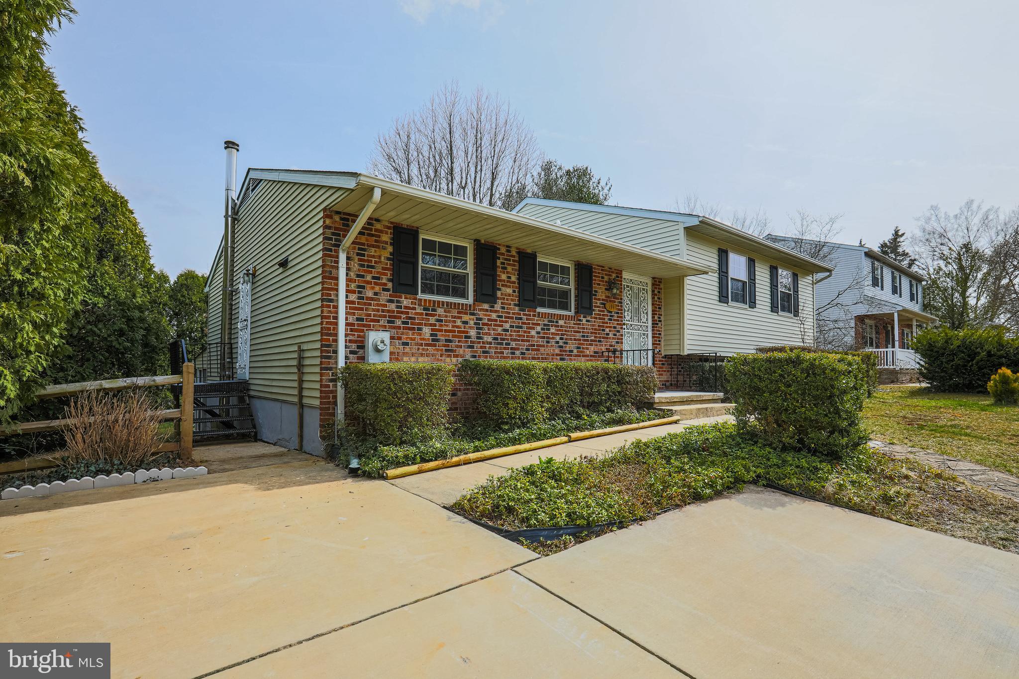 CHIPPENDALE - Residential