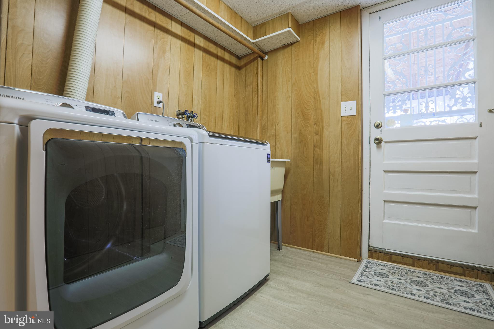 CHIPPENDALE - Residential