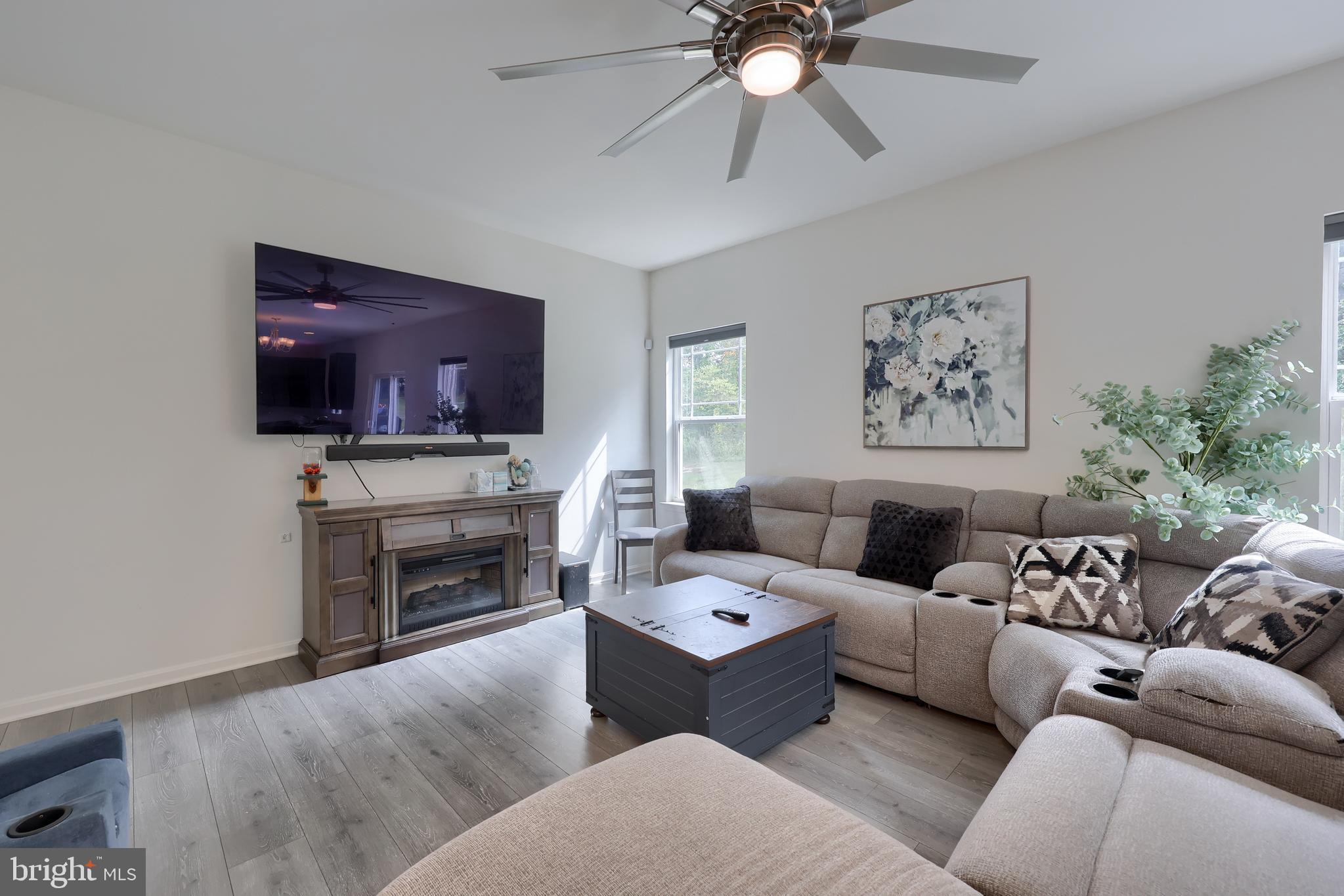 285 THOROUGHBRED DRIVE