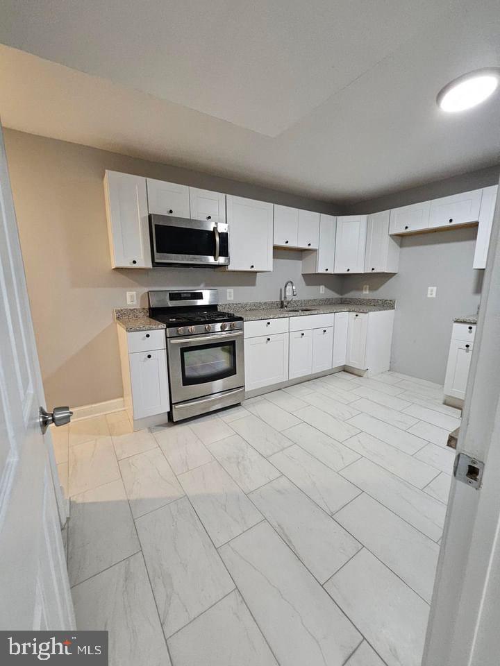 AUCHENTOROLY TERRACE - Residential Lease