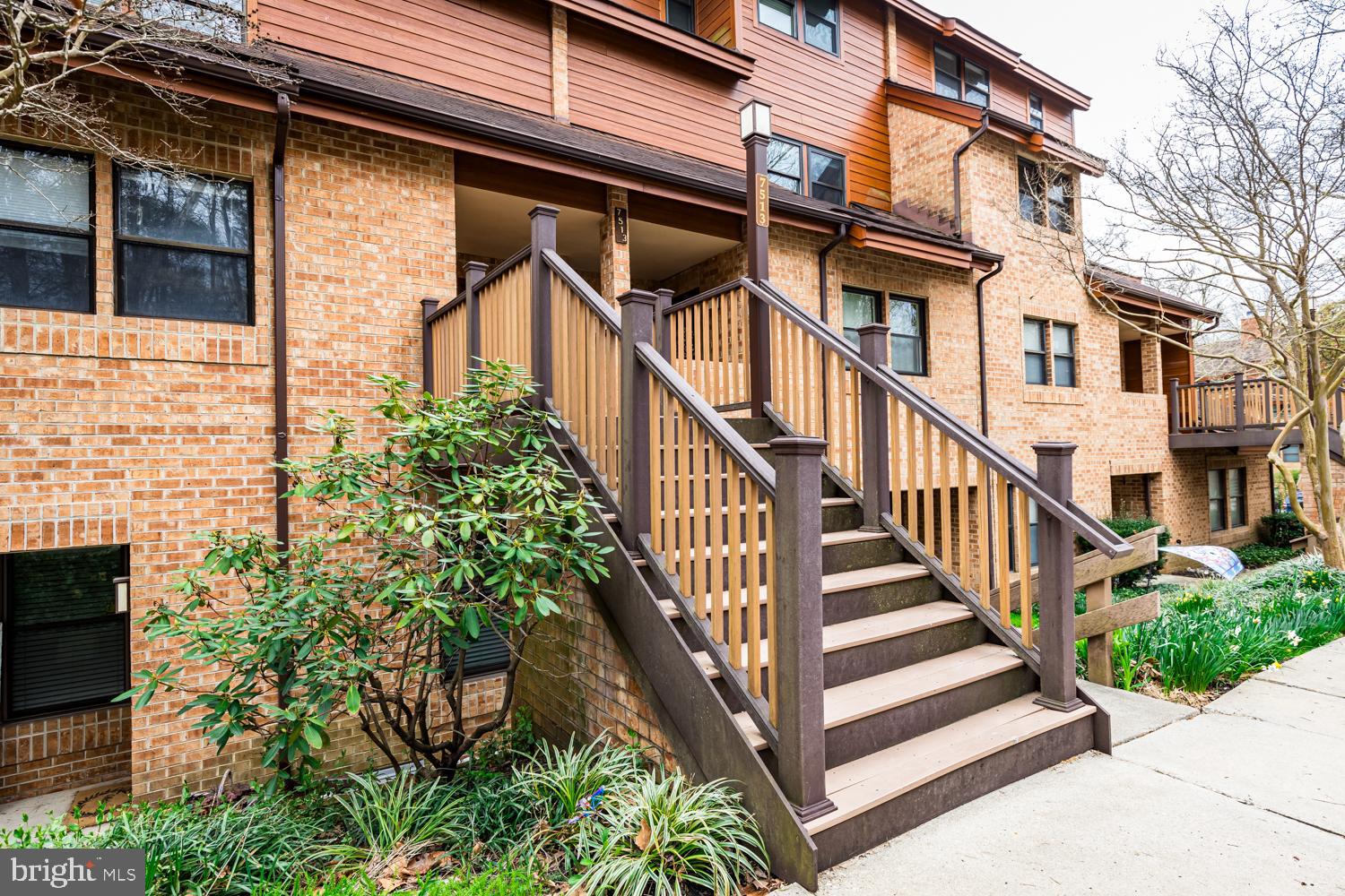 THE PINES - Residential