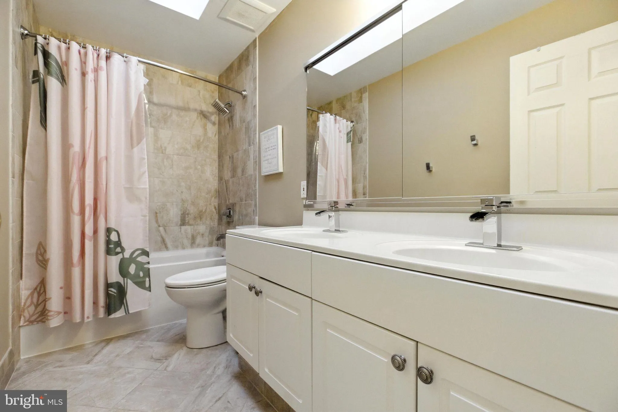 Voorhees, New Jersey 08043, United States, 4 Bedrooms Bedrooms, ,4 BathroomsBathrooms,Residential,Pending,191128