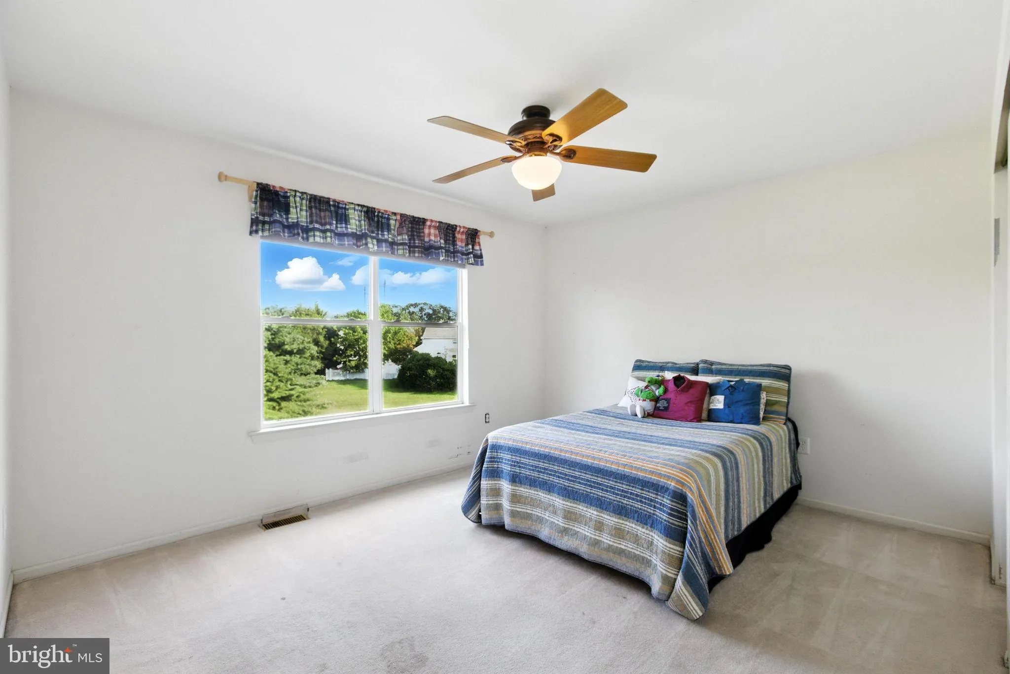 Voorhees, New Jersey 08043, United States, 4 Bedrooms Bedrooms, ,4 BathroomsBathrooms,Residential,Pending,191128