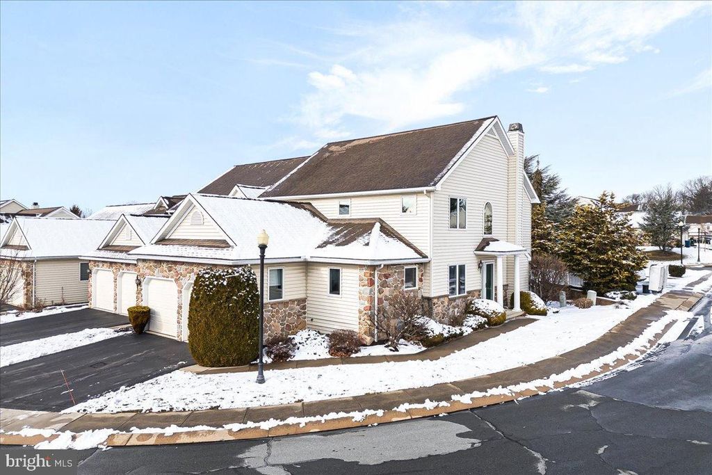 Photo of 153 Fountain Drive, YORK, PA 17402 (MLS # PAYK2096170)