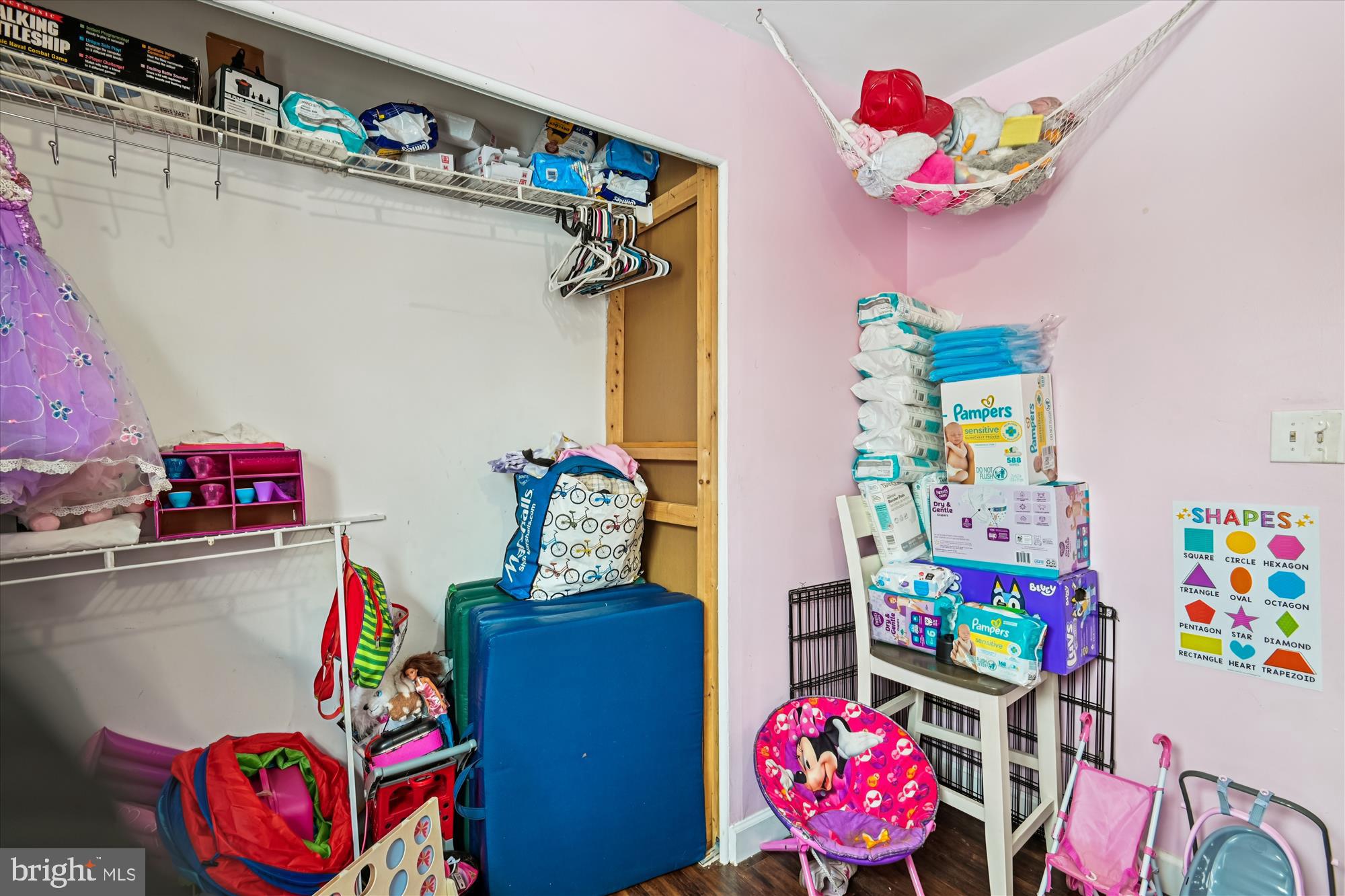 QUEENS PARK - Residential