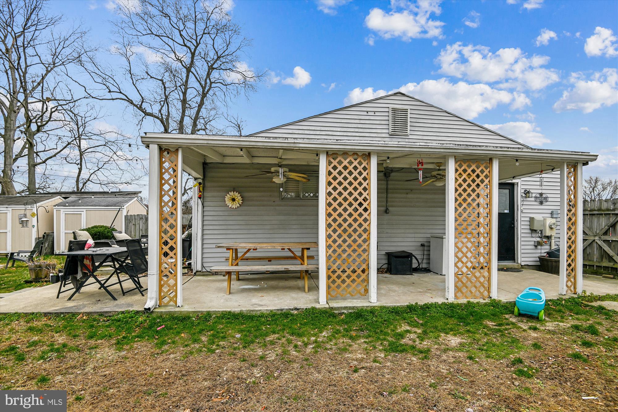 QUEENS PARK - Residential