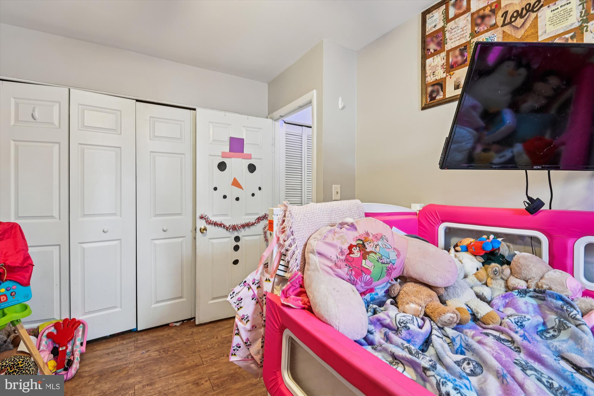 QUEENS PARK - Residential