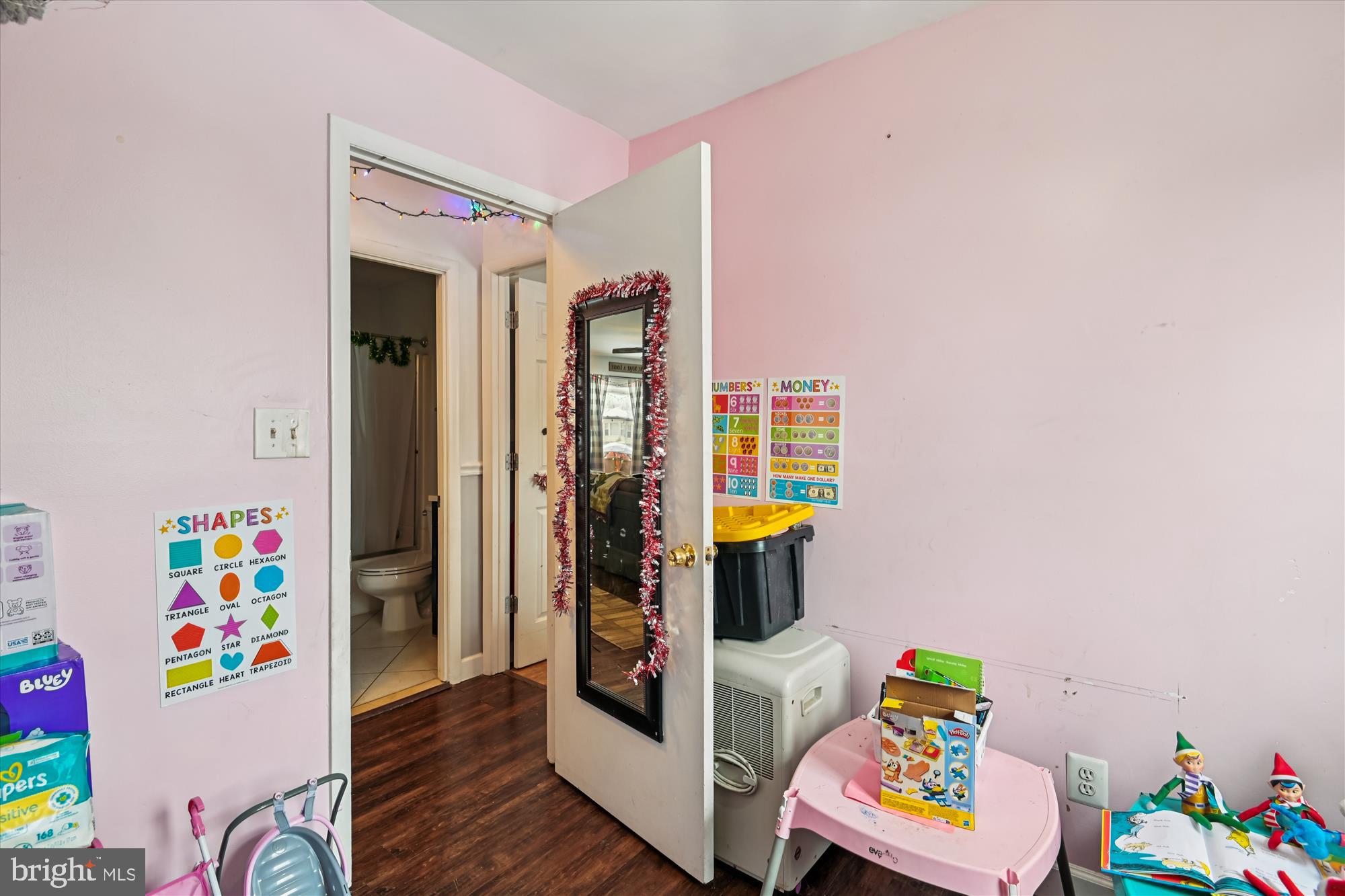 QUEENS PARK - Residential