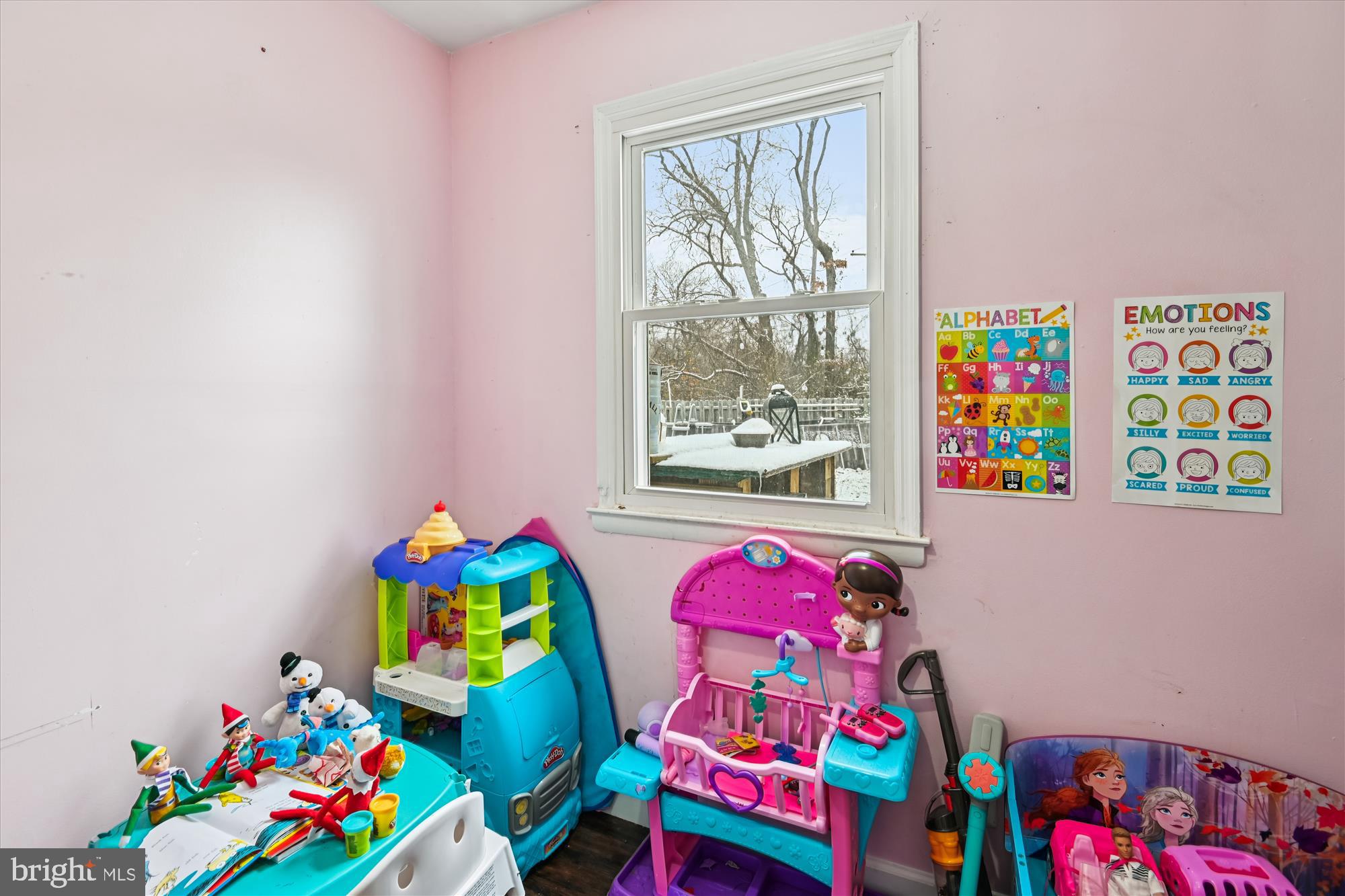 QUEENS PARK - Residential