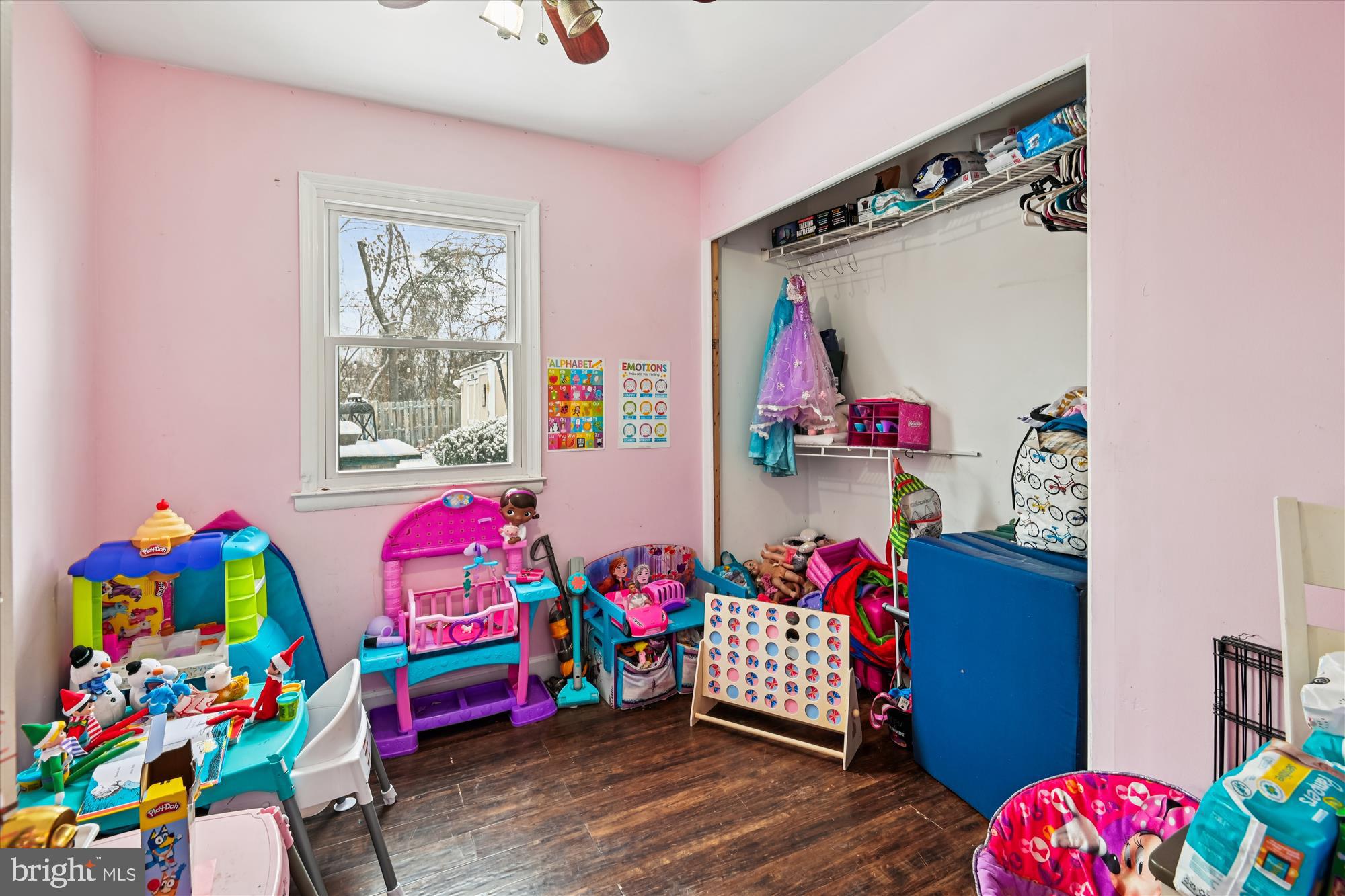 QUEENS PARK - Residential