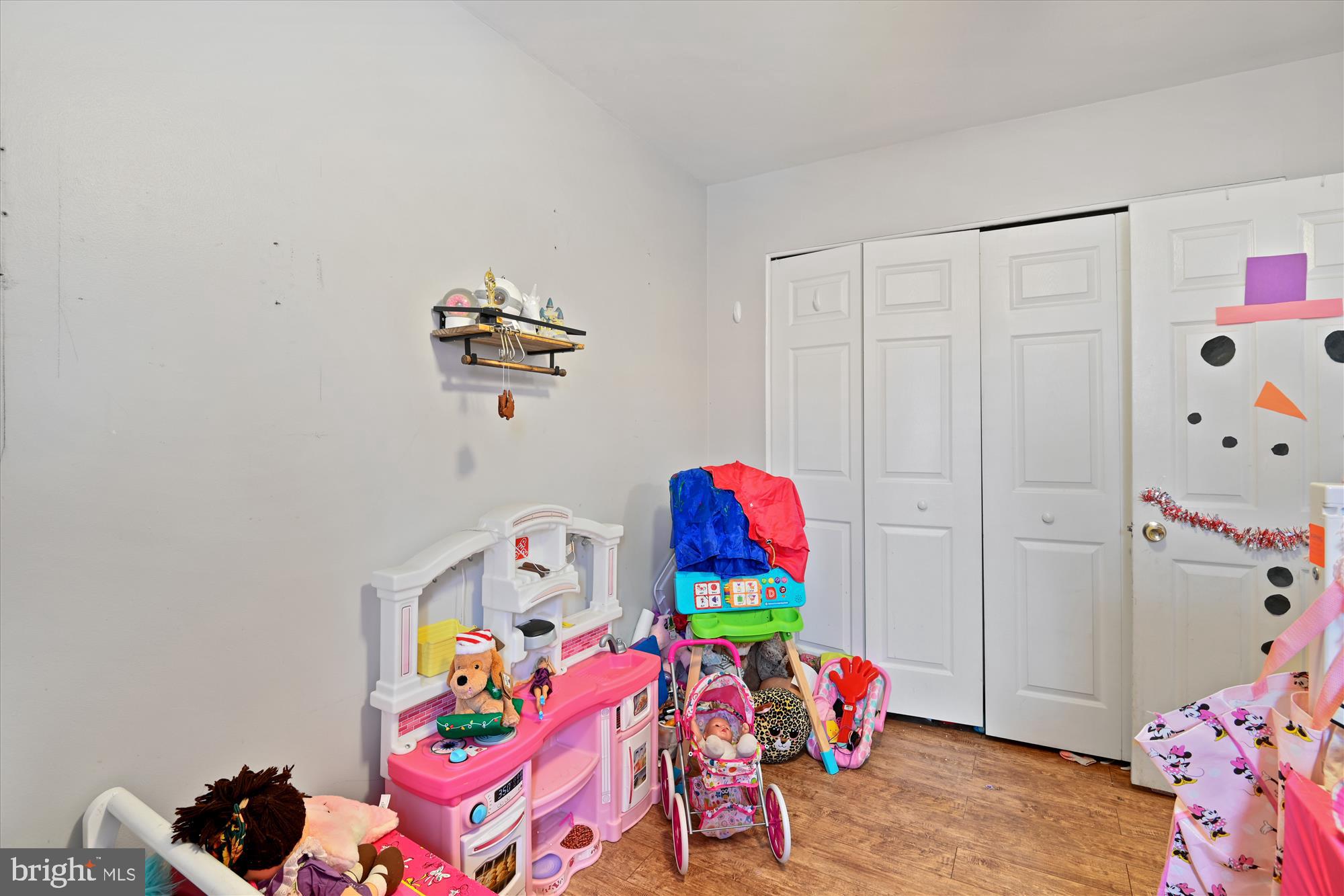 QUEENS PARK - Residential