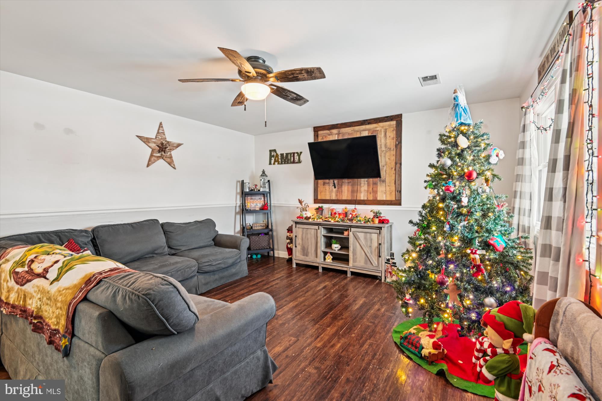 QUEENS PARK - Residential