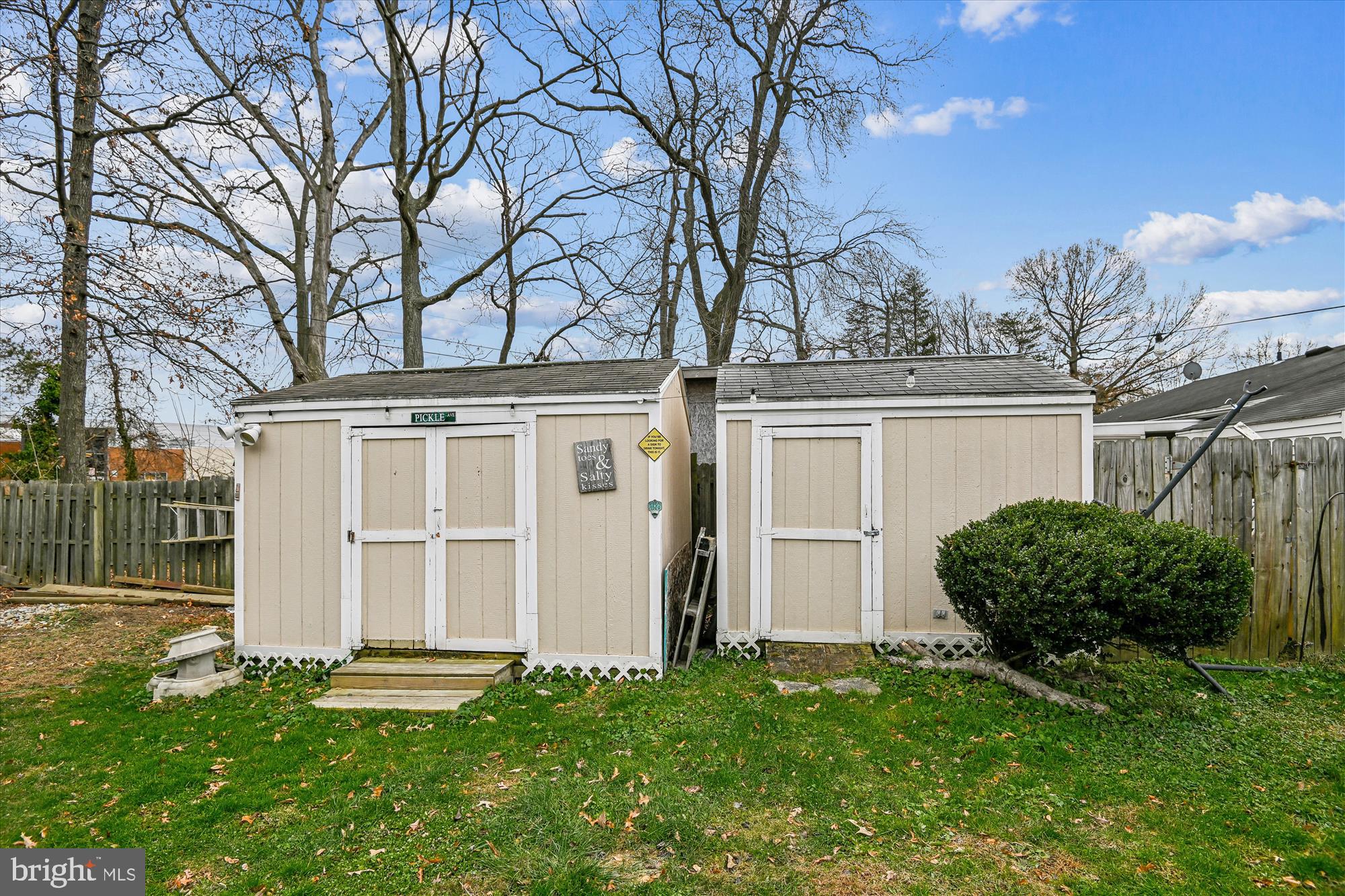 QUEENS PARK - Residential