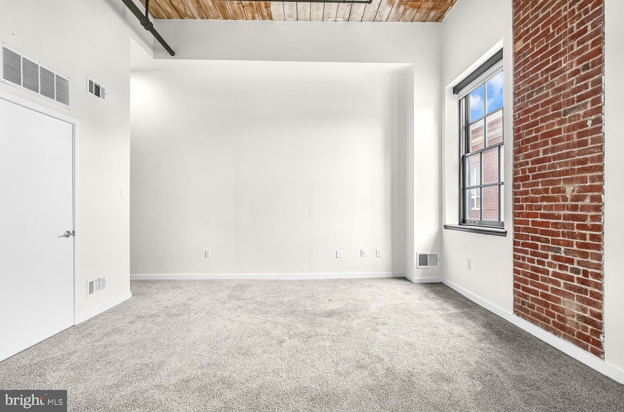 303 VINE STREET 204