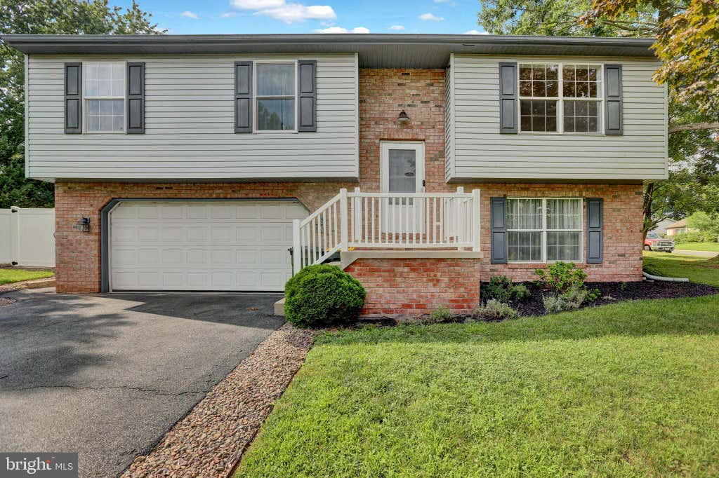 Photo of 1 Burkey Drive, DENVER, PA 17517 (MLS # PALA2093768)