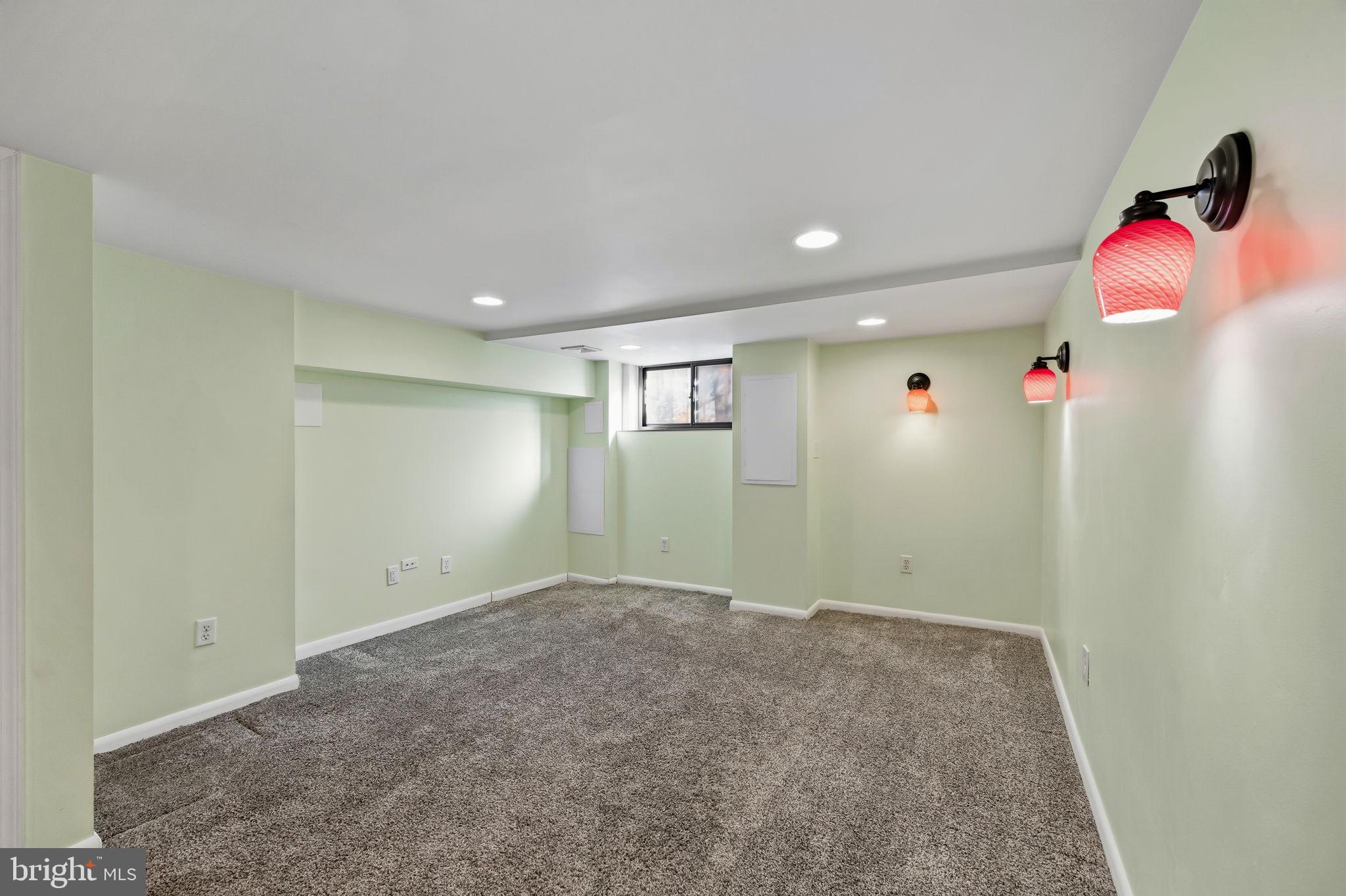 GIRARD ESTATES - Residential