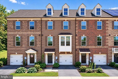 Townhouse For Sale - 9137 Landon House Lane<br/> FREDERICK, MD 21704