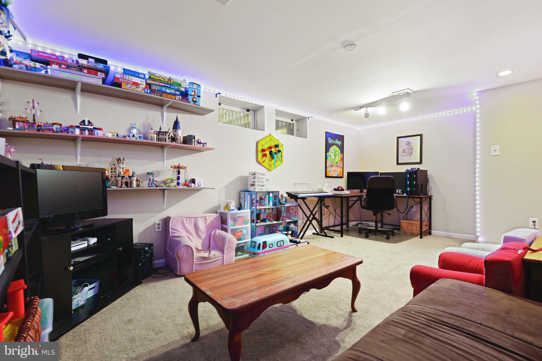 HUNTERS RUN - Residential