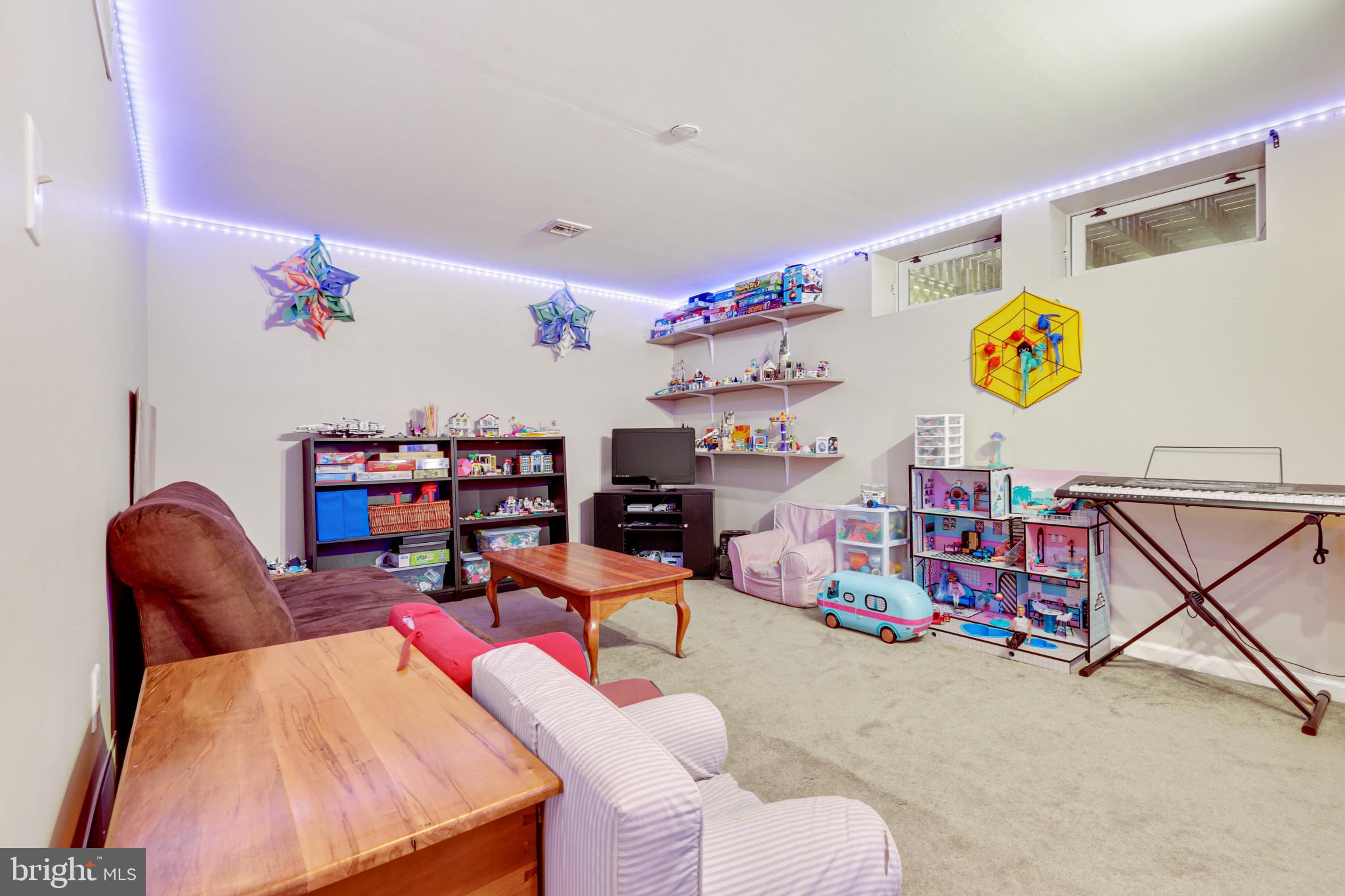 HUNTERS RUN - Residential