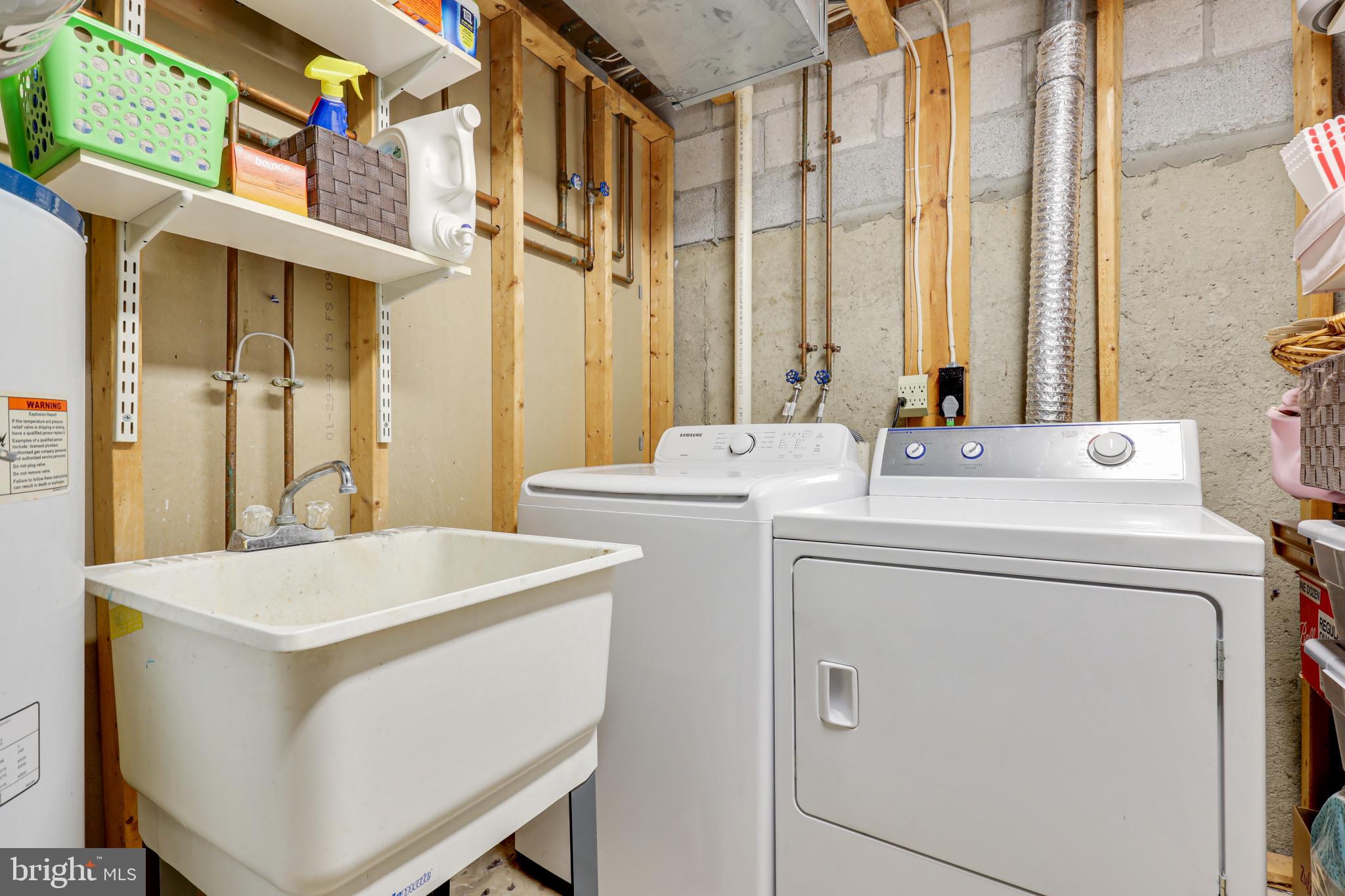 HUNTERS RUN - Residential