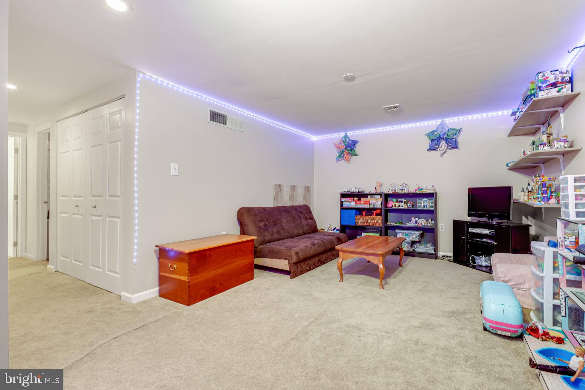 HUNTERS RUN - Residential