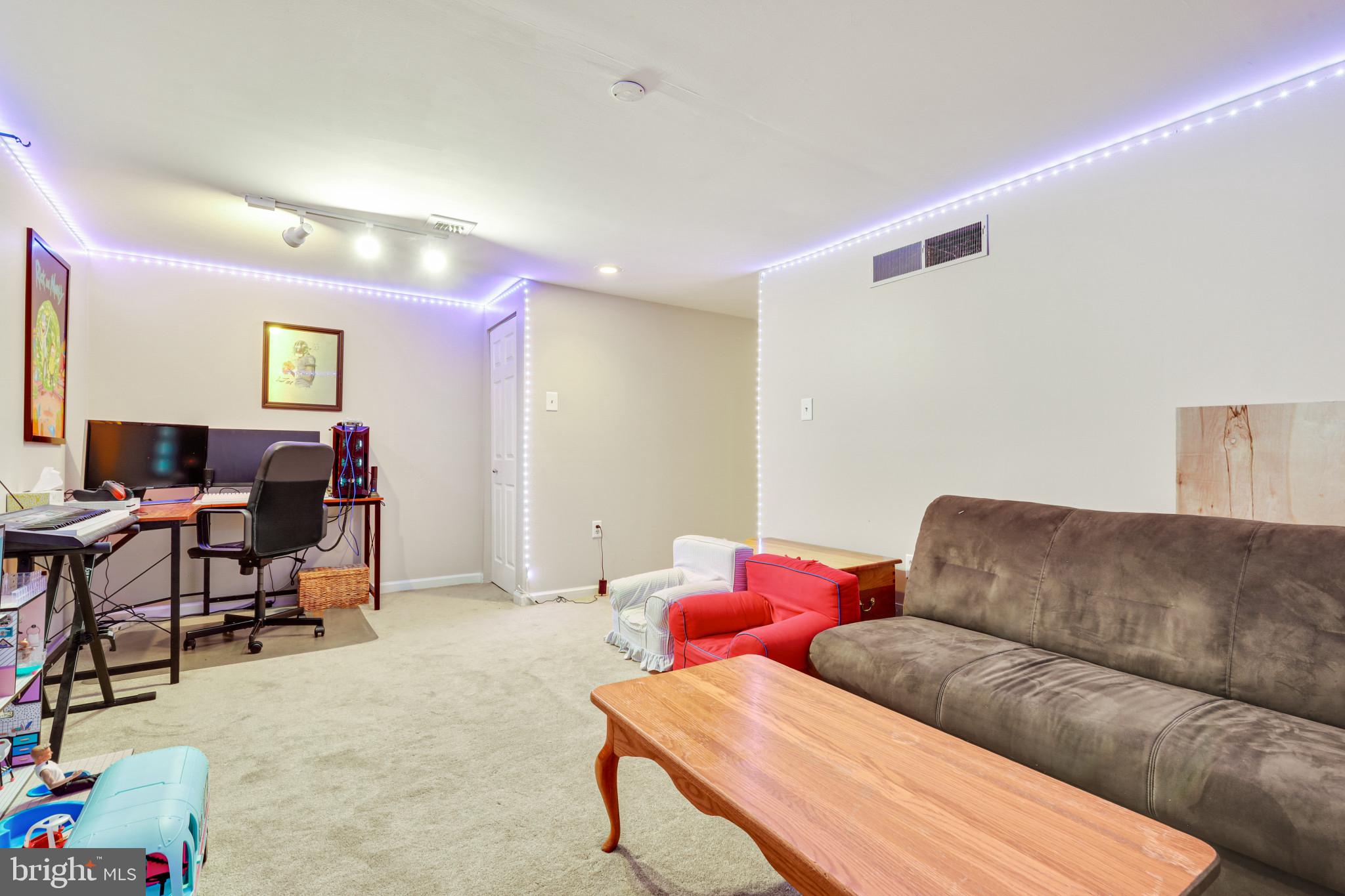 HUNTERS RUN - Residential