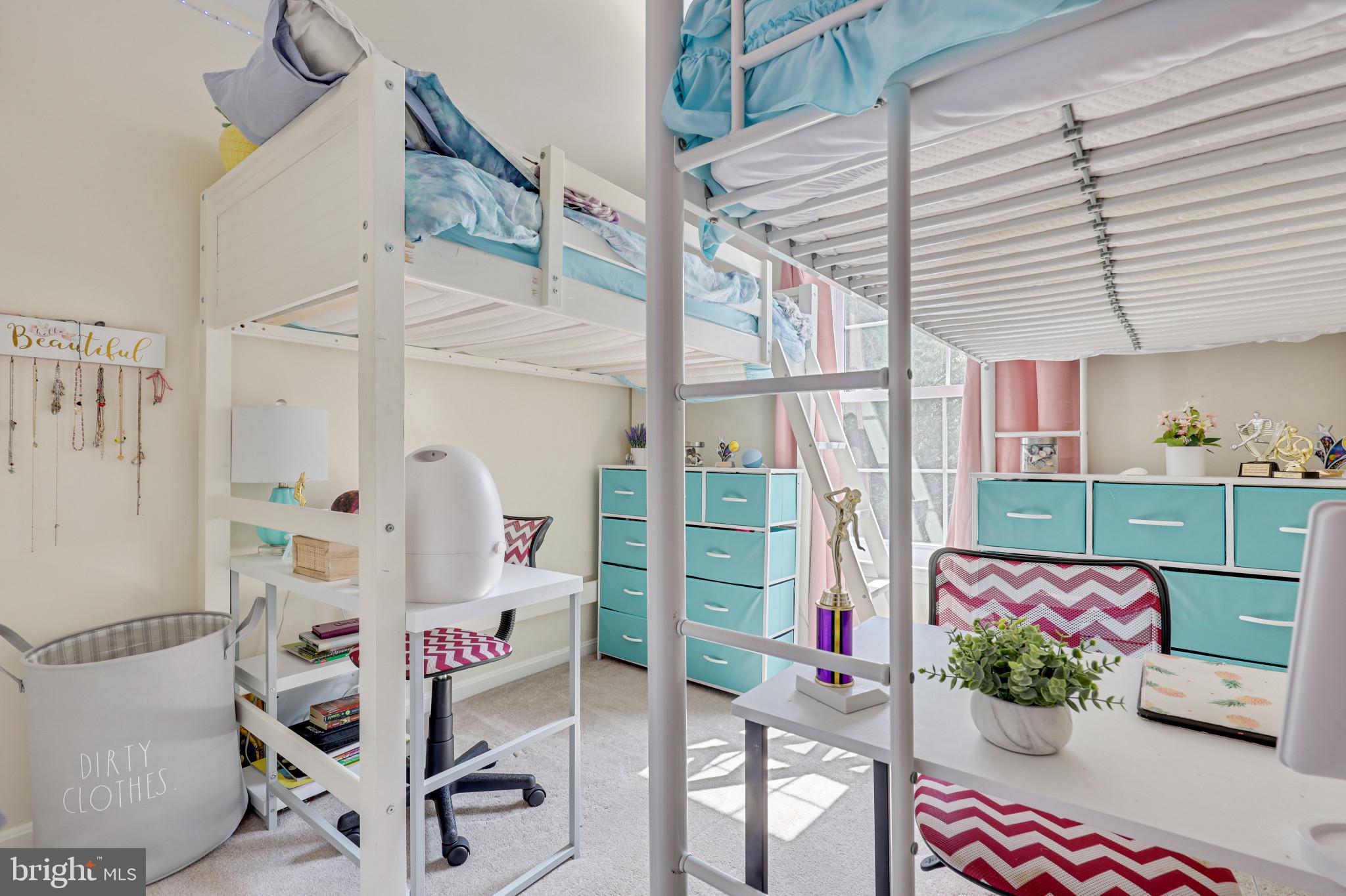 HUNTERS RUN - Residential