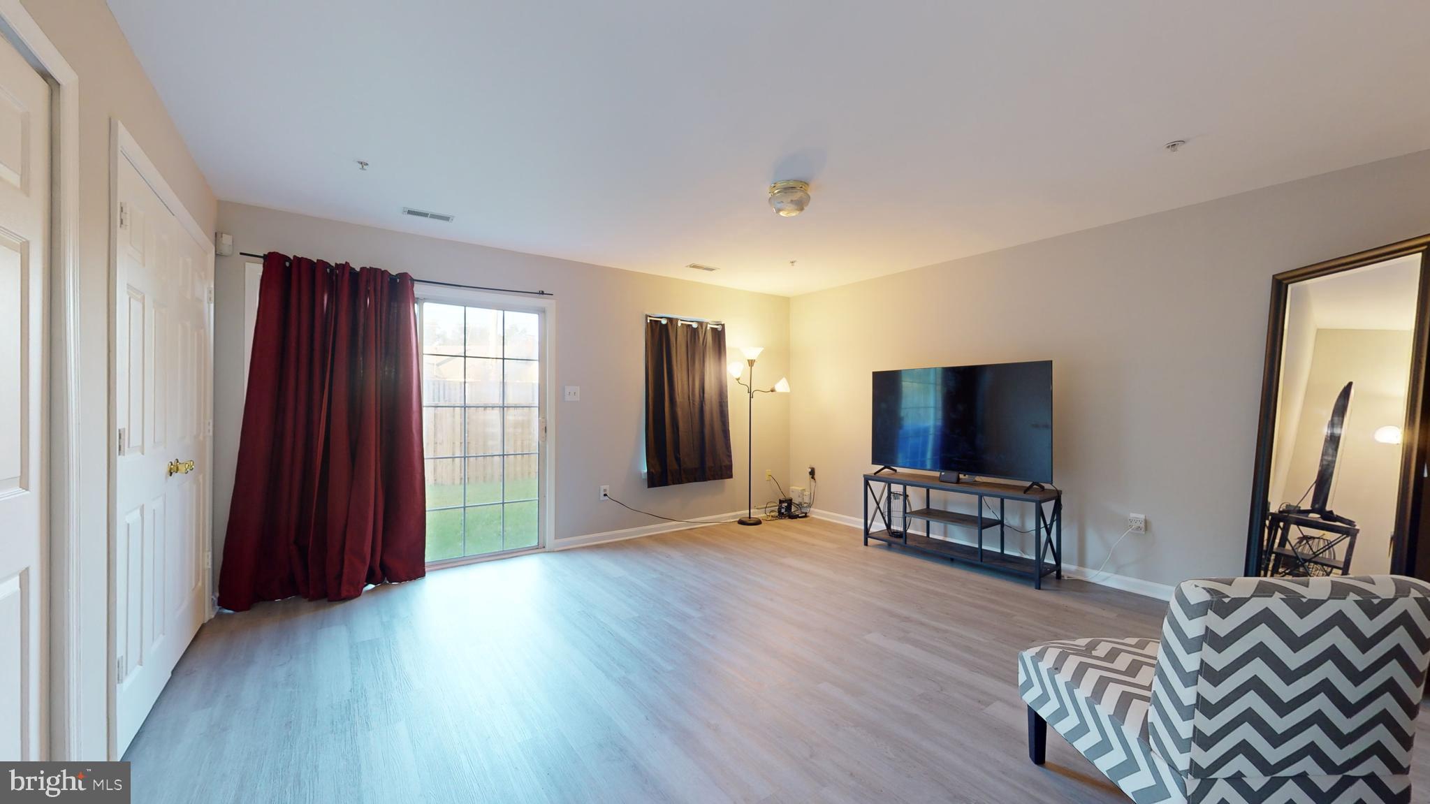 ACTON LANE - Residential