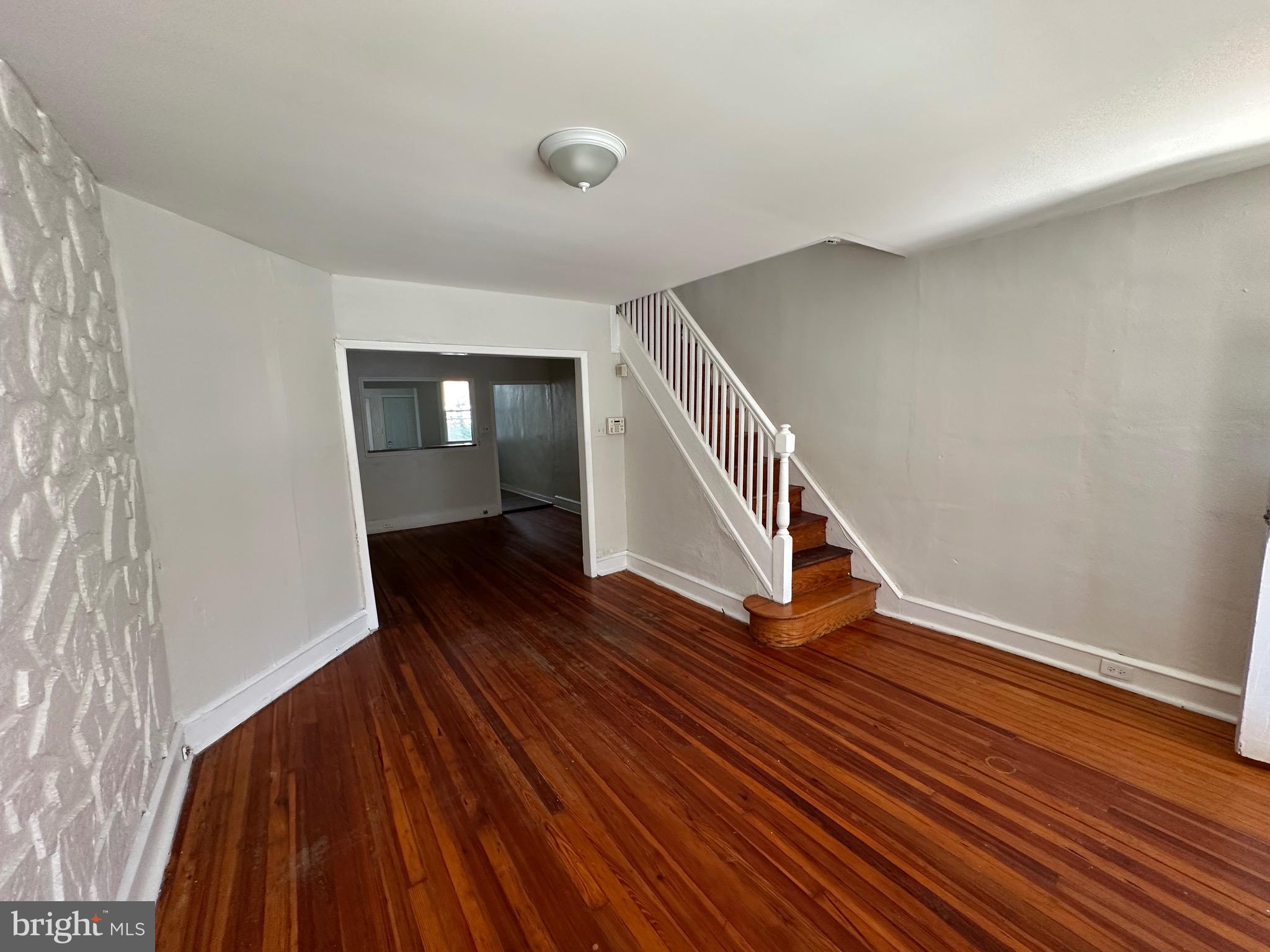 253 W ALBANUS STREET