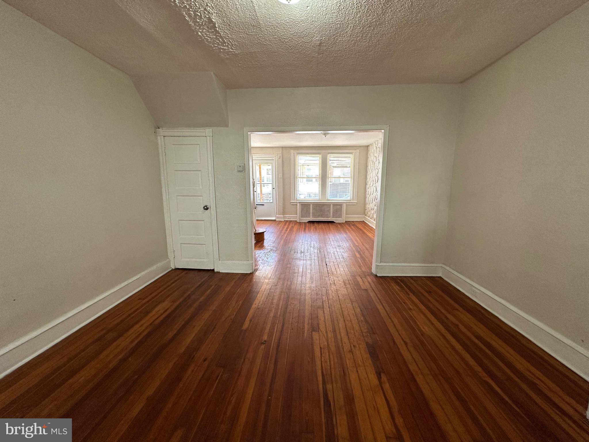 253 W ALBANUS STREET