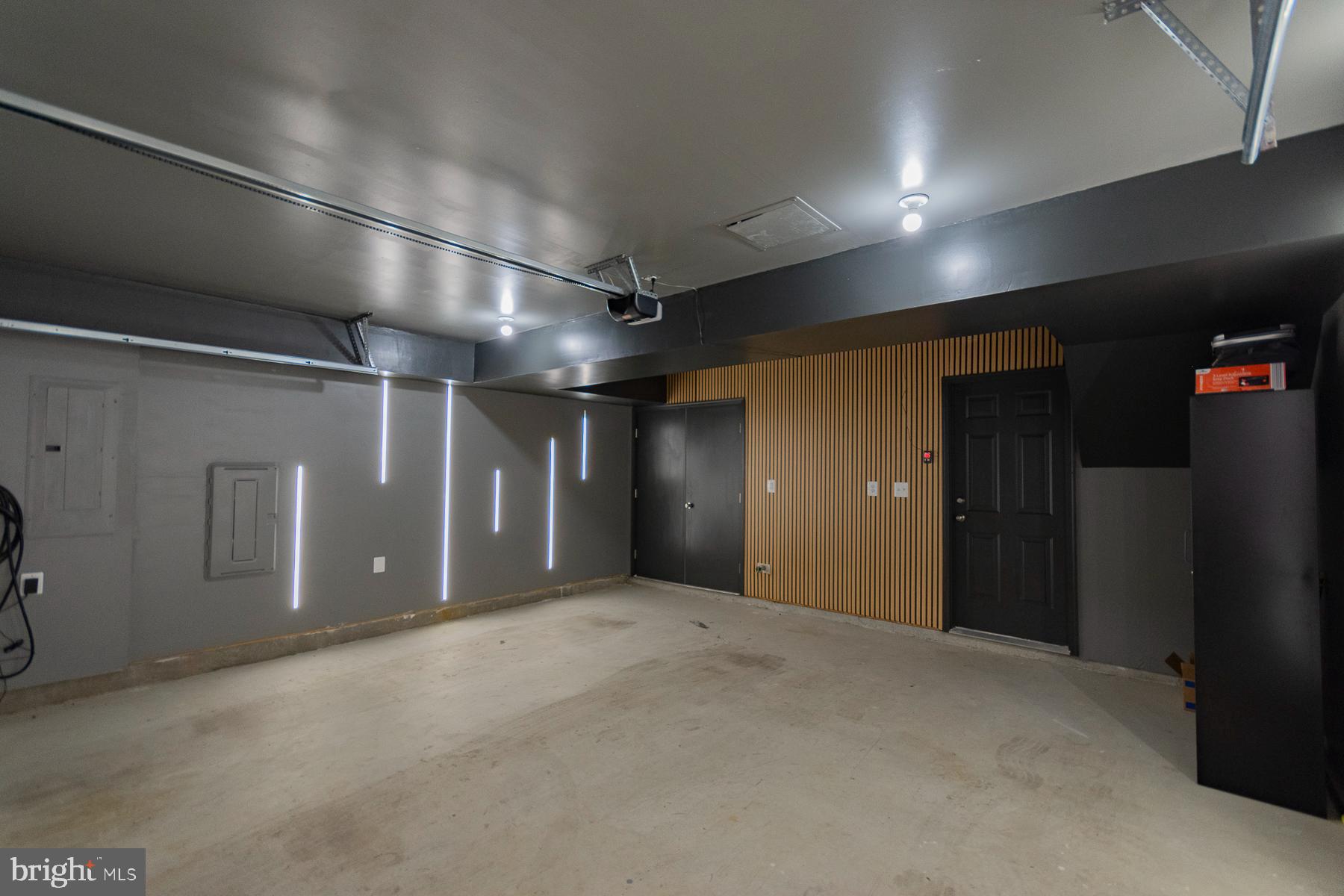 PRESIDENTS POINTE - Residential Lease